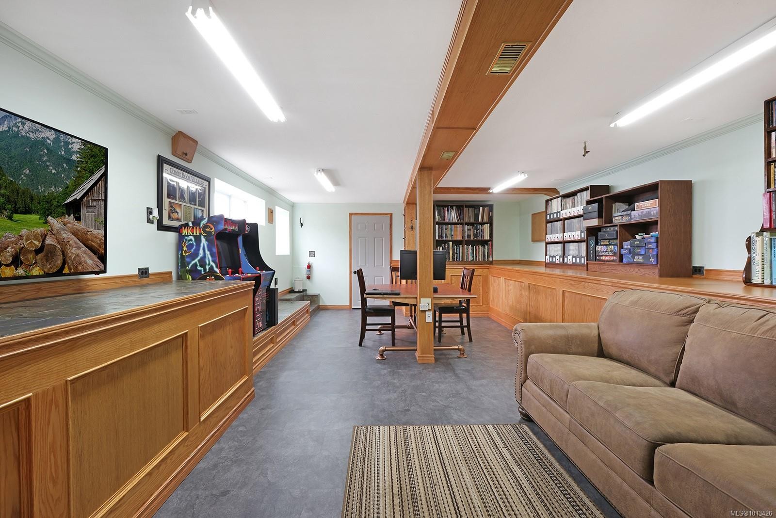 5629 1St St, Union Bay, BC