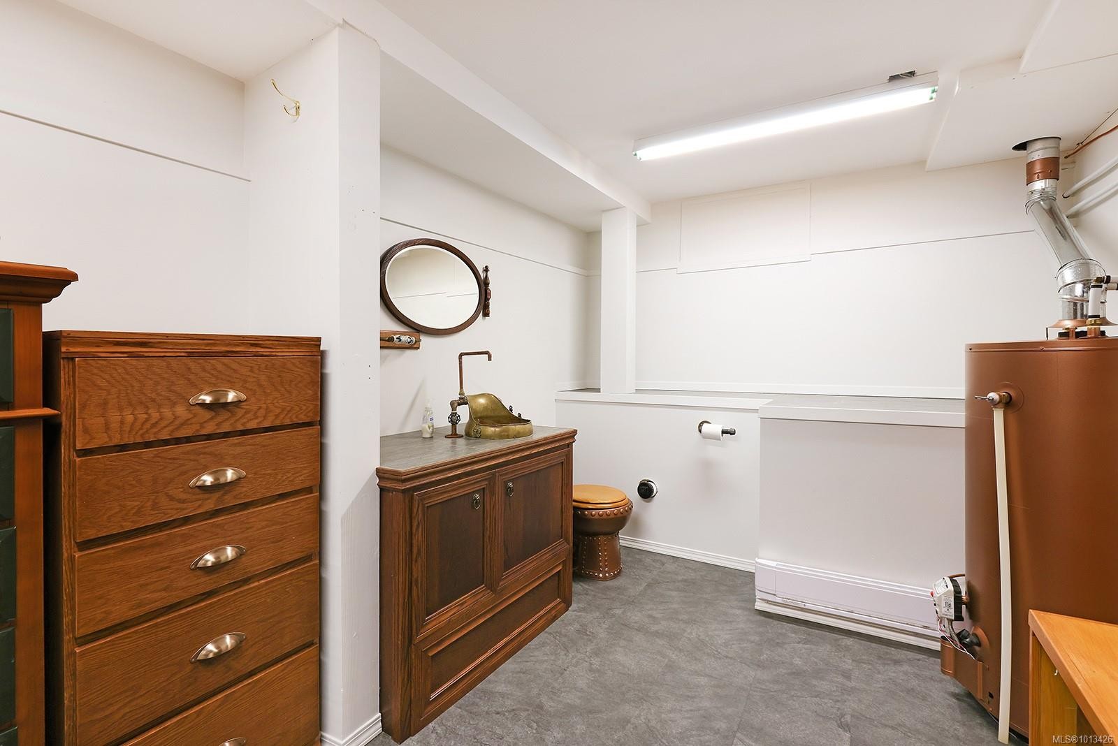 5629 1St St, Union Bay, BC