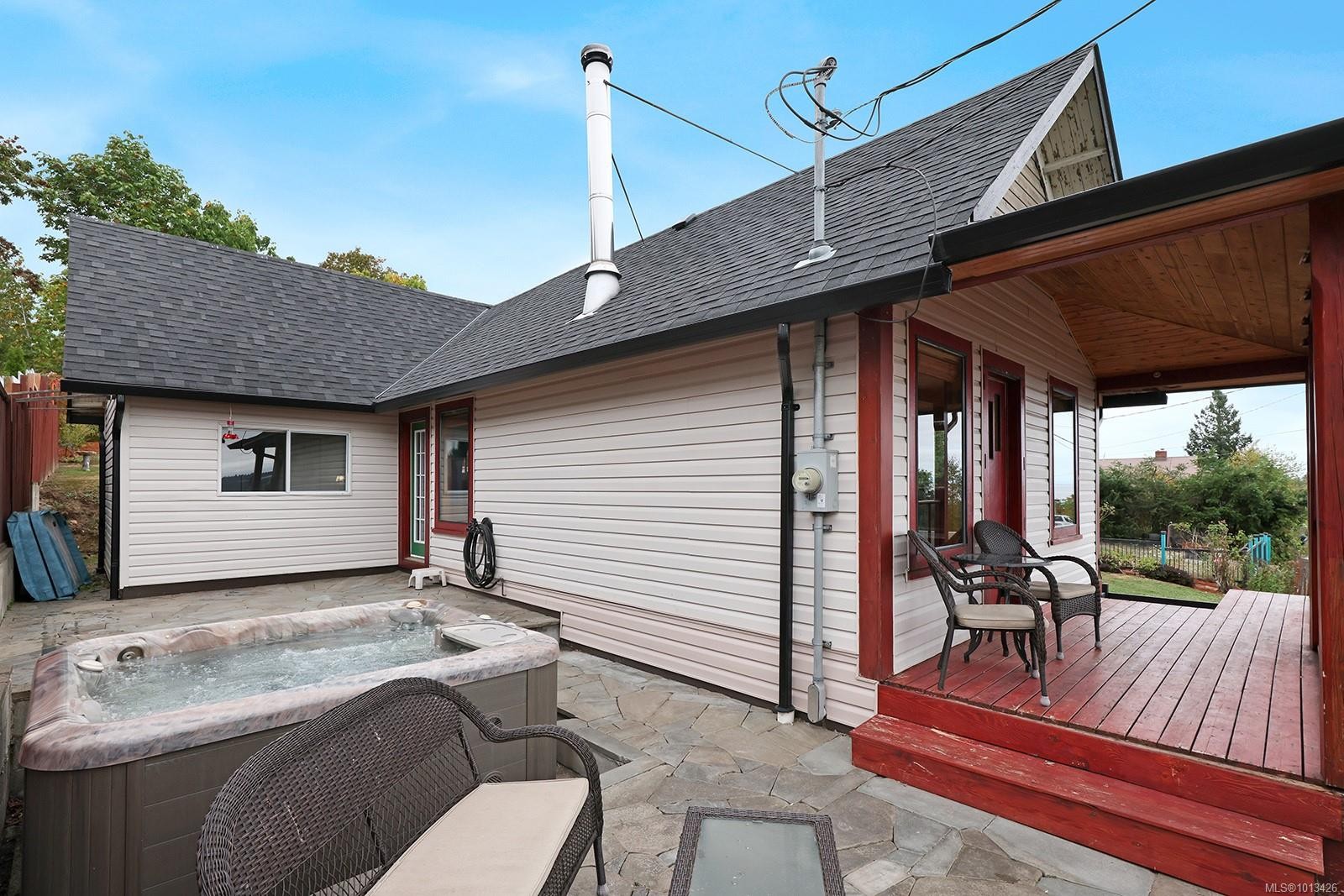 5629 1St St, Union Bay, BC