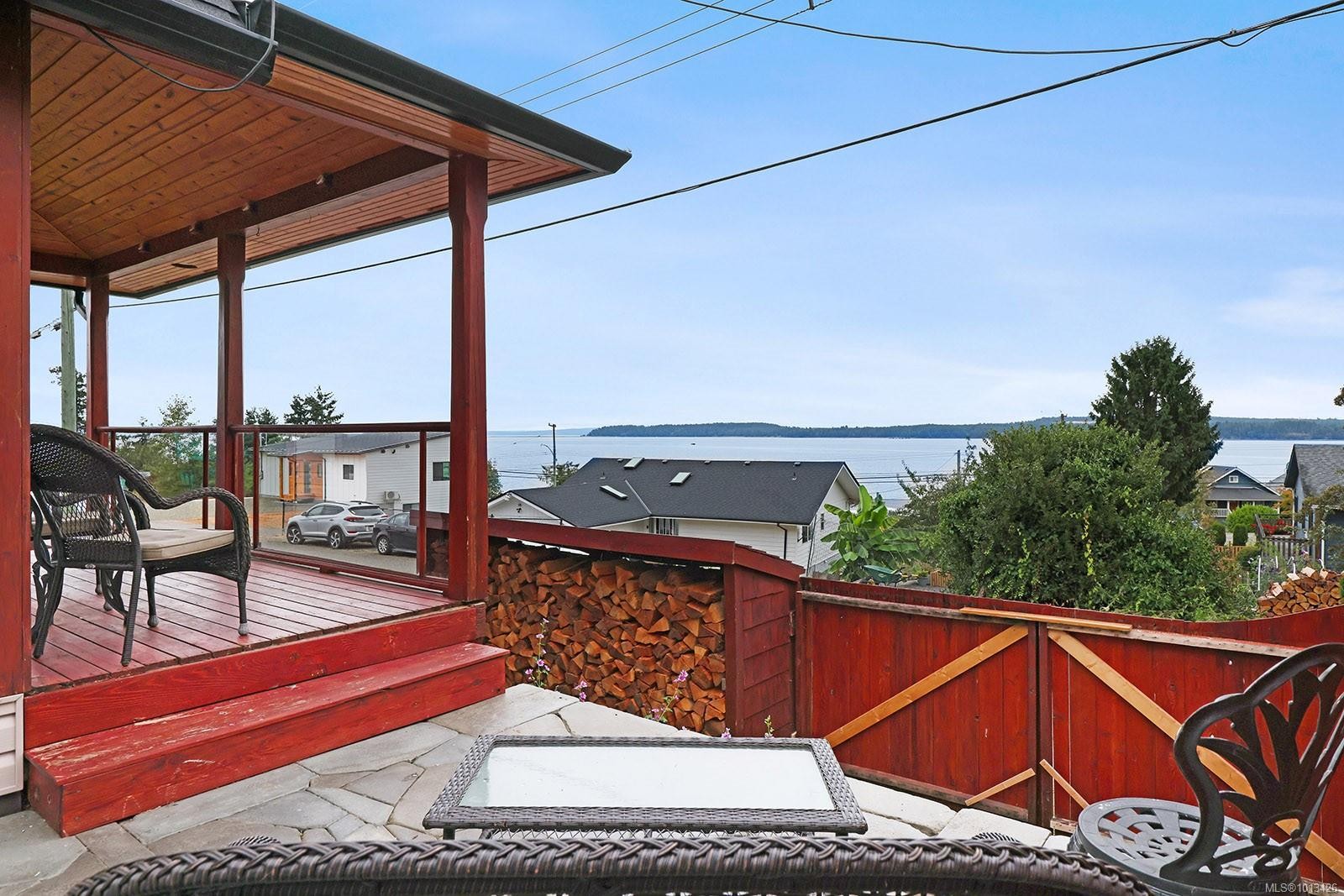 5629 1St St, Union Bay, BC