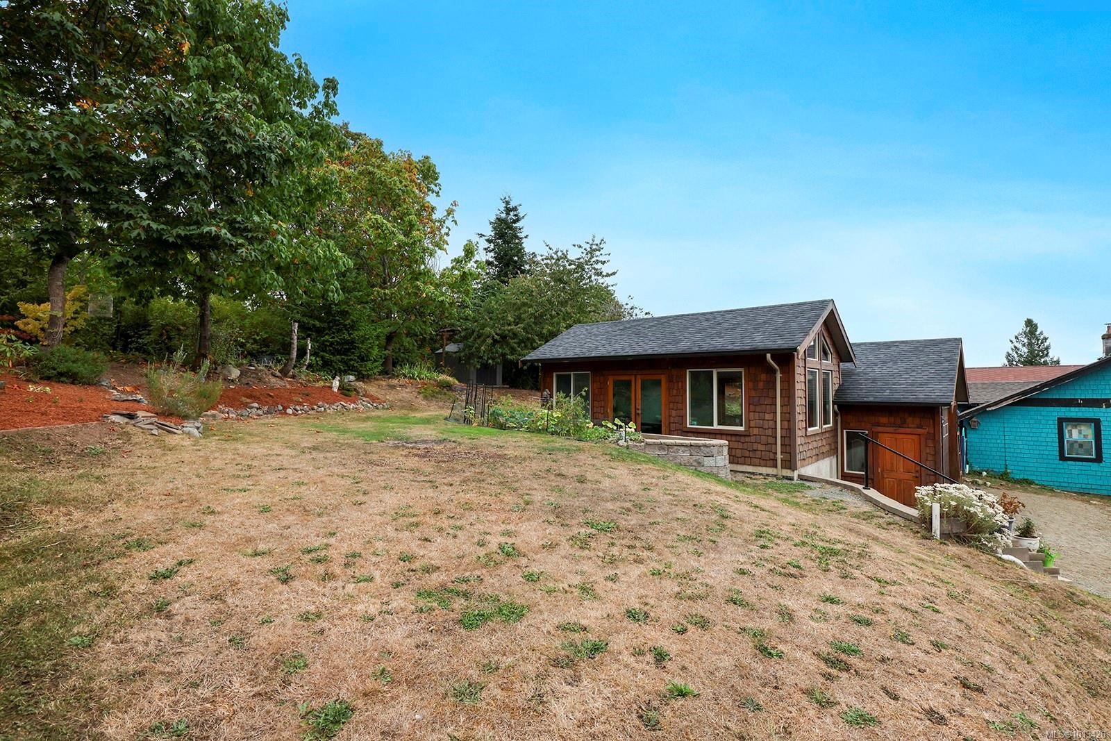 5629 1St St, Union Bay, BC