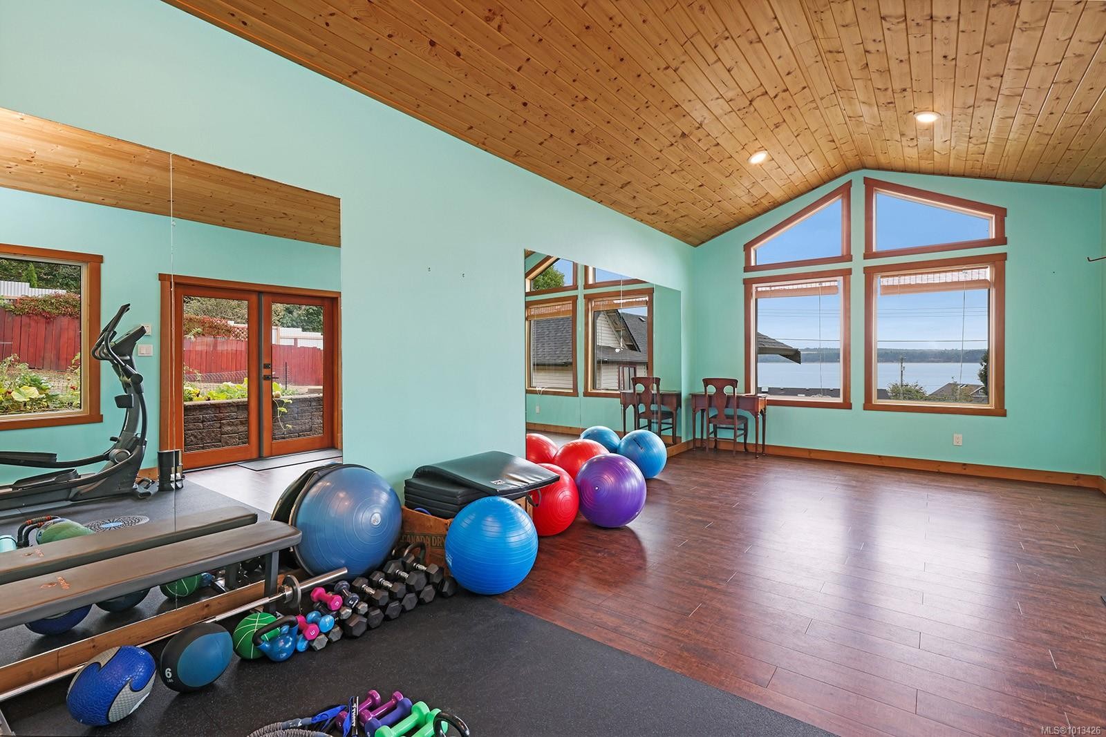 5629 1St St, Union Bay, BC