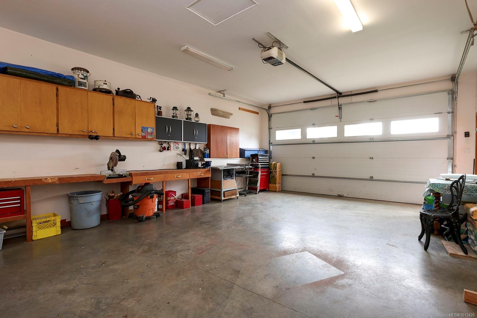 5629 1St St, Union Bay, BC