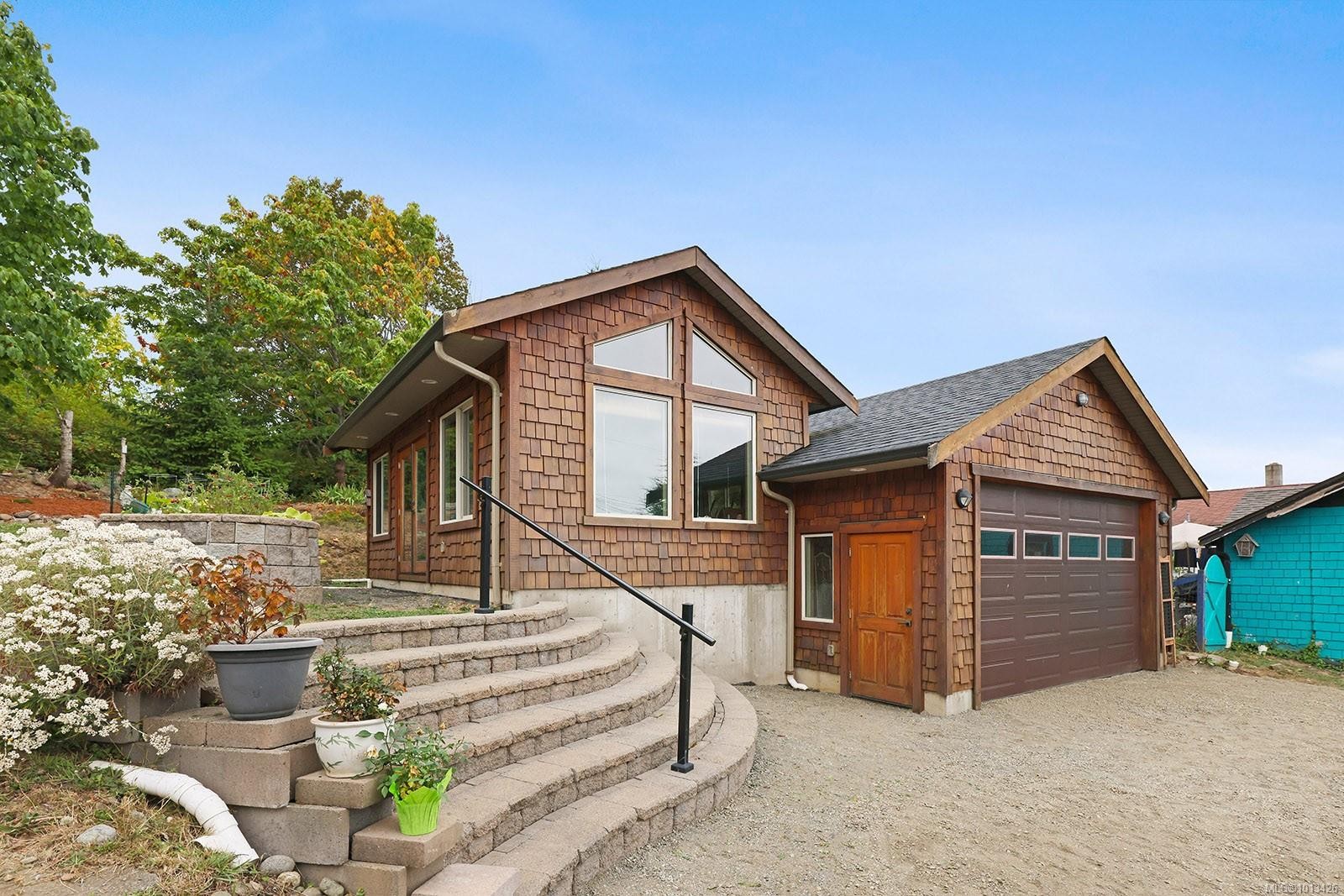 5629 1St St, Union Bay, BC