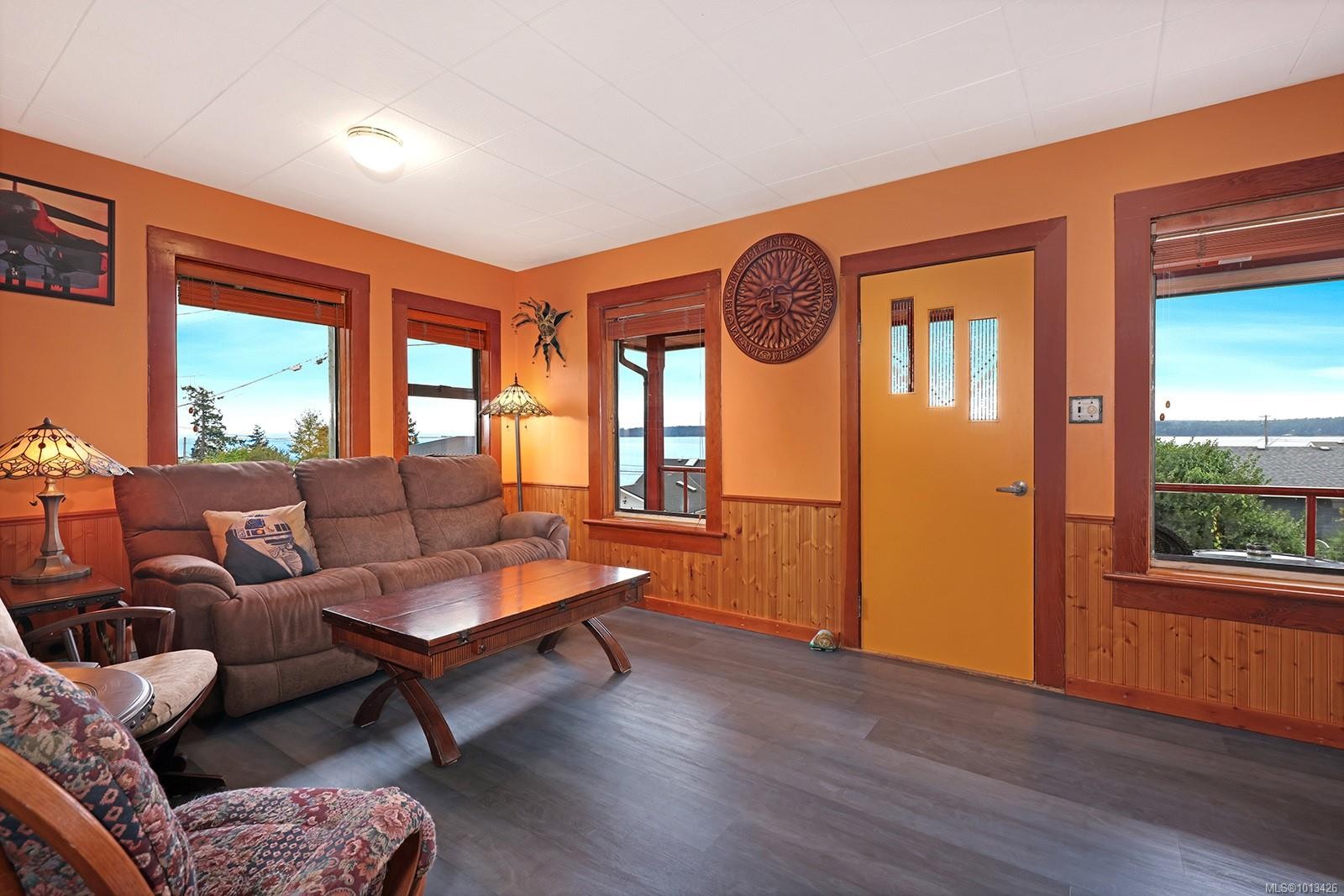 5629 1St St, Union Bay, BC