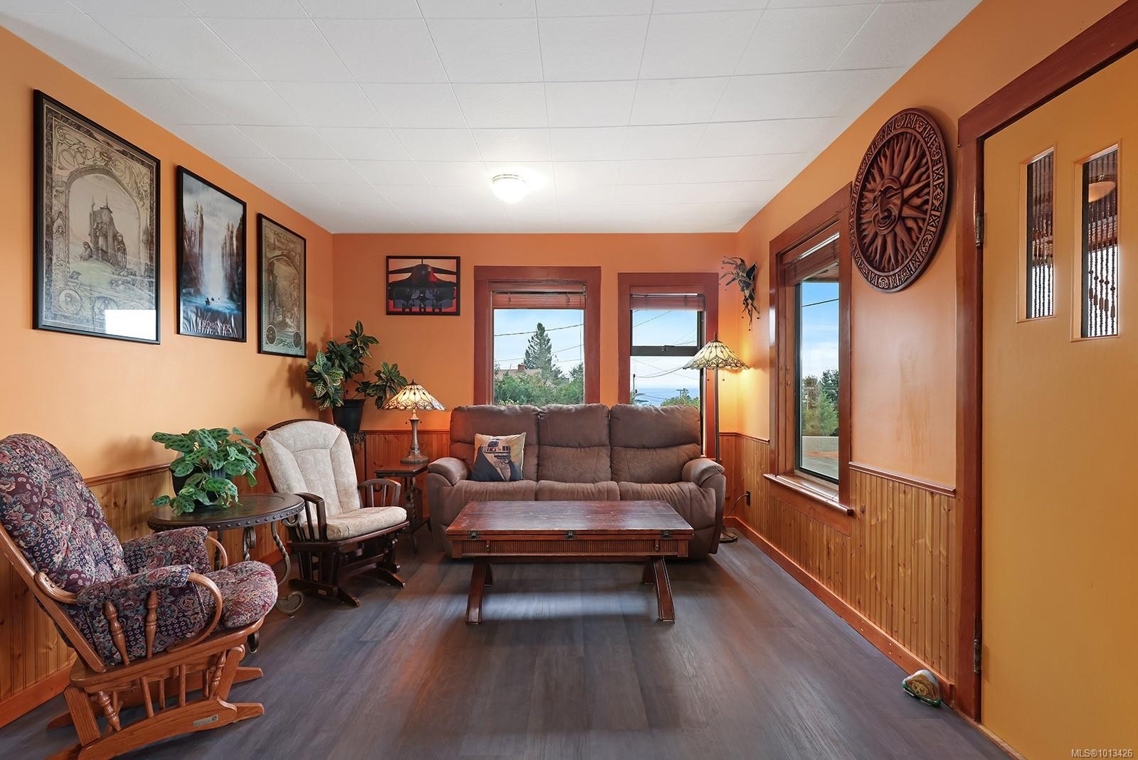 5629 1St St, Union Bay, BC