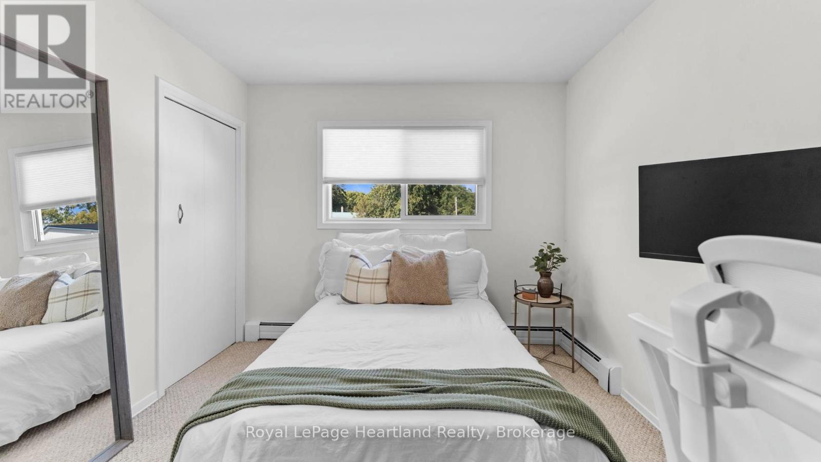 5 William Drive, South Huron (Stephen), ON - Indoor Photo Showing Bedroom