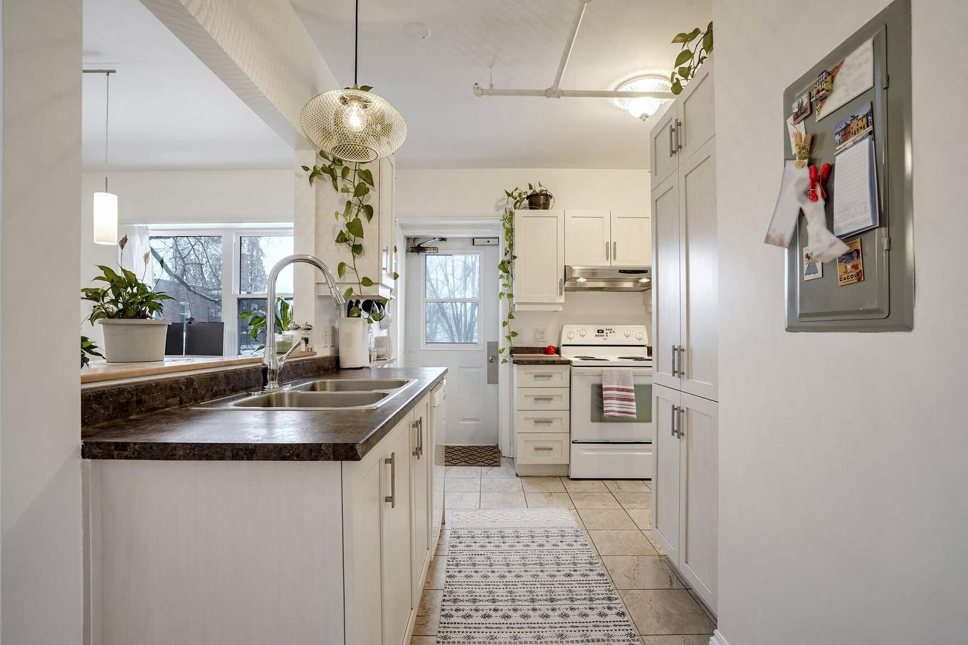 Kitchen - 95 - 99 Boul. Gouin E., Montréal (Ahuntsic-Cartierville), QC - Indoor Photo Showing Kitchen With Double Sink