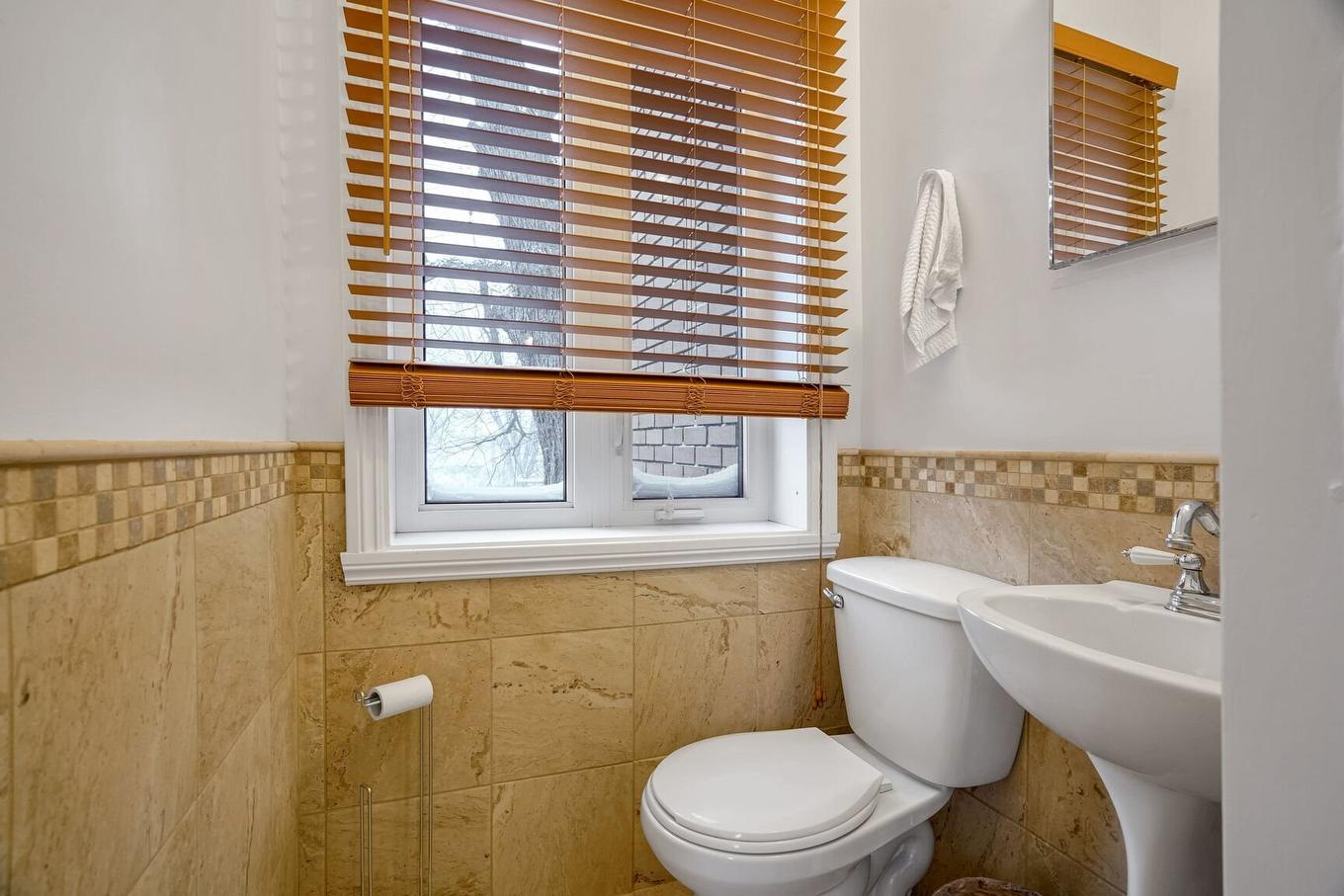 Powder room - 95 - 99 Boul. Gouin E., Montréal (Ahuntsic-Cartierville), QC - Indoor Photo Showing Bathroom