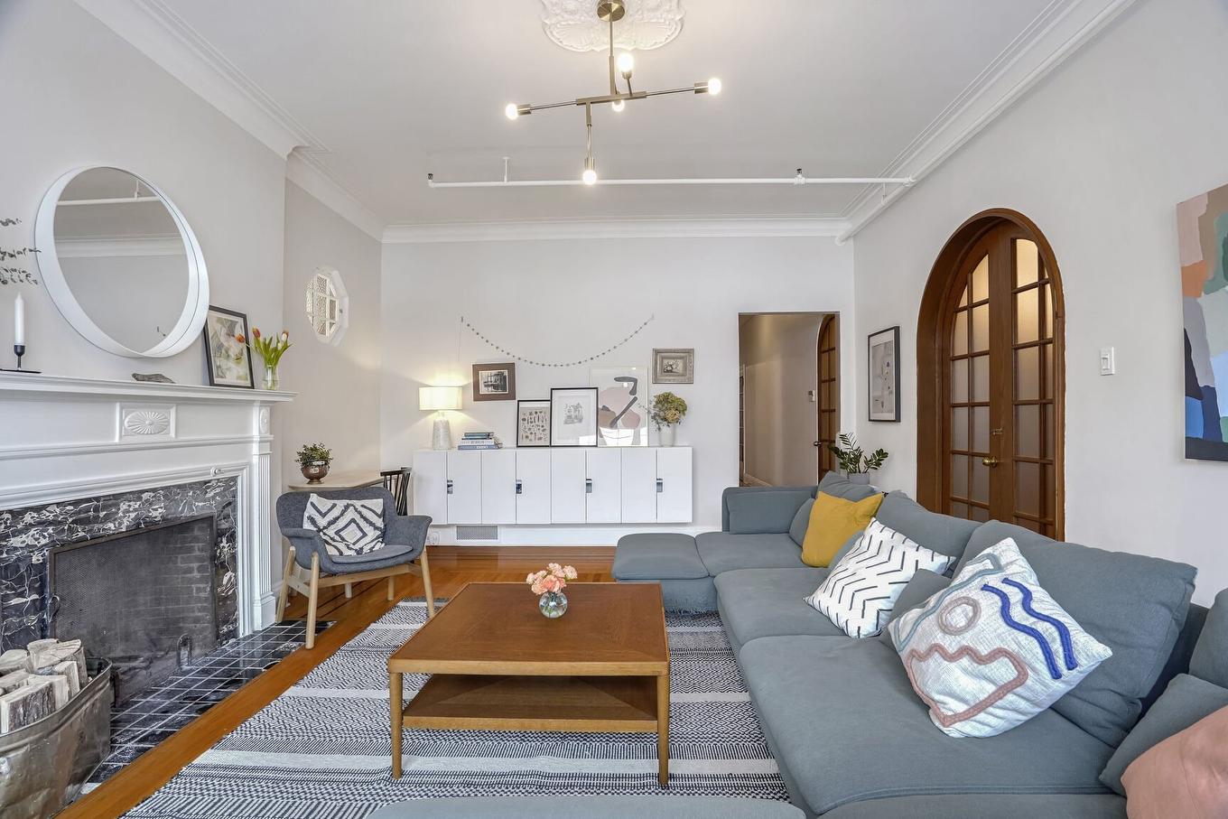 Living room - 95 - 99 Boul. Gouin E., Montréal (Ahuntsic-Cartierville), QC - Indoor Photo Showing Living Room With Fireplace