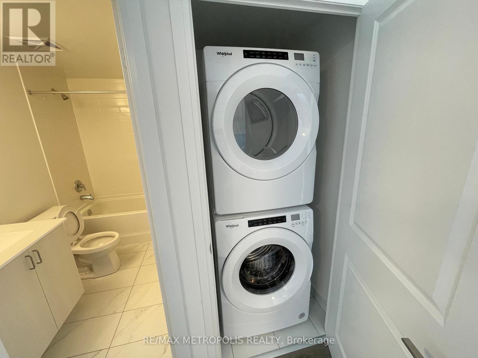 Ph05 - 325 Yorkland Boulevard, Toronto, ON - Indoor Photo Showing Laundry Room