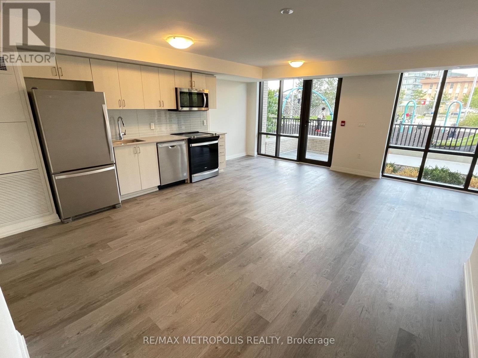 Th02 - 325 Yorkland Boulevard, Toronto, ON - Indoor Photo Showing Kitchen