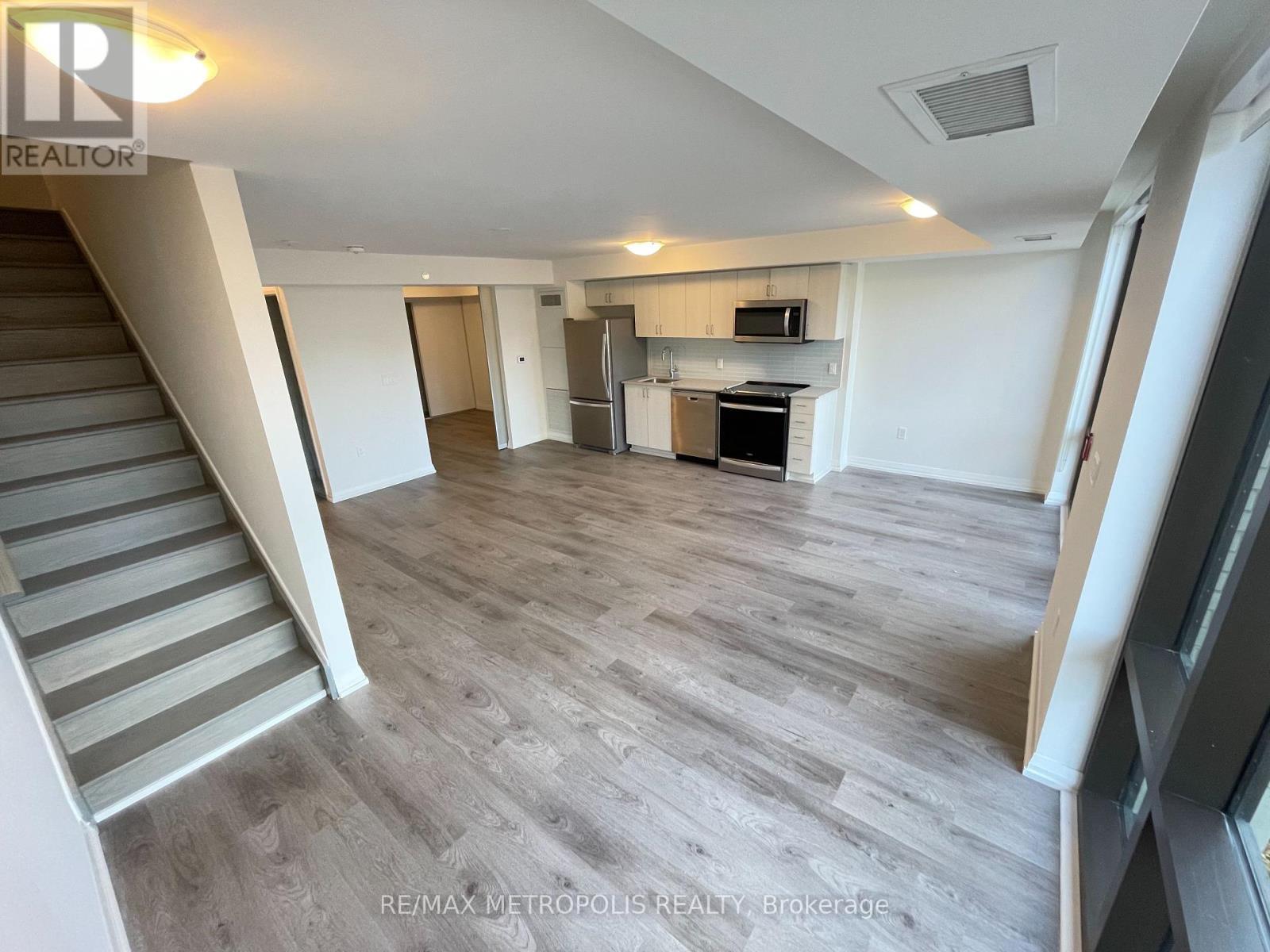 Th02 - 325 Yorkland Boulevard, Toronto, ON - Indoor Photo Showing Other Room