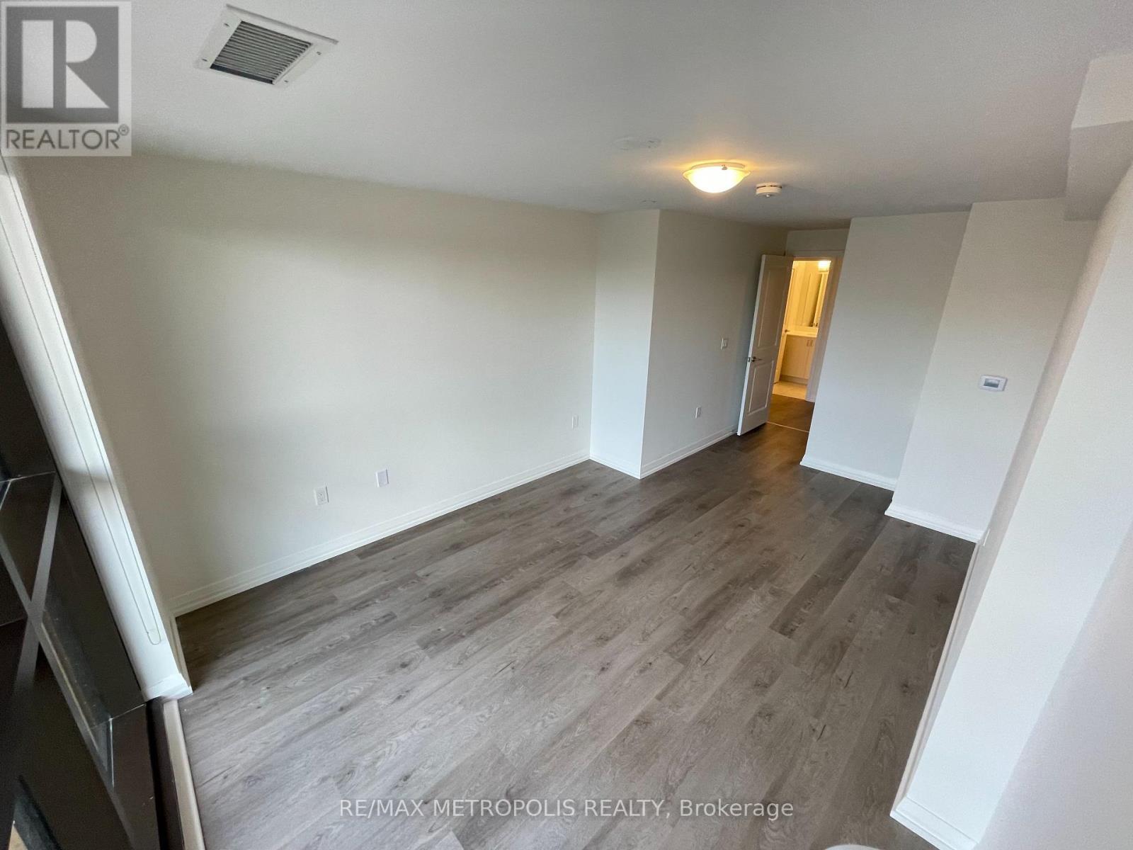 Th02 - 325 Yorkland Boulevard, Toronto, ON - Indoor Photo Showing Other Room