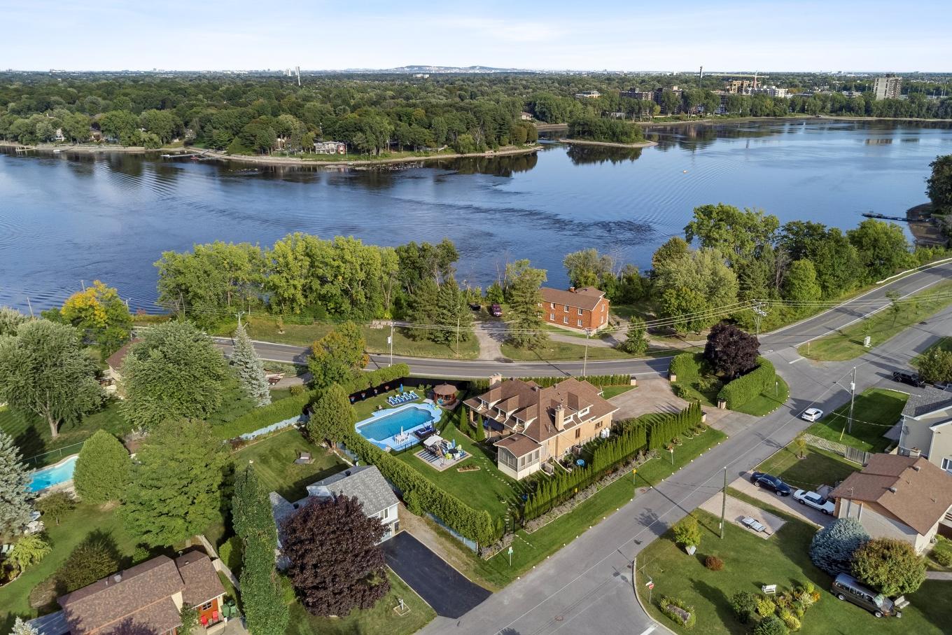 Photo aérienne - 3125 Rue Cherrier, Montréal (L'Île-Bizard/Sainte-Geneviève), QC - Outdoor With Body Of Water With View