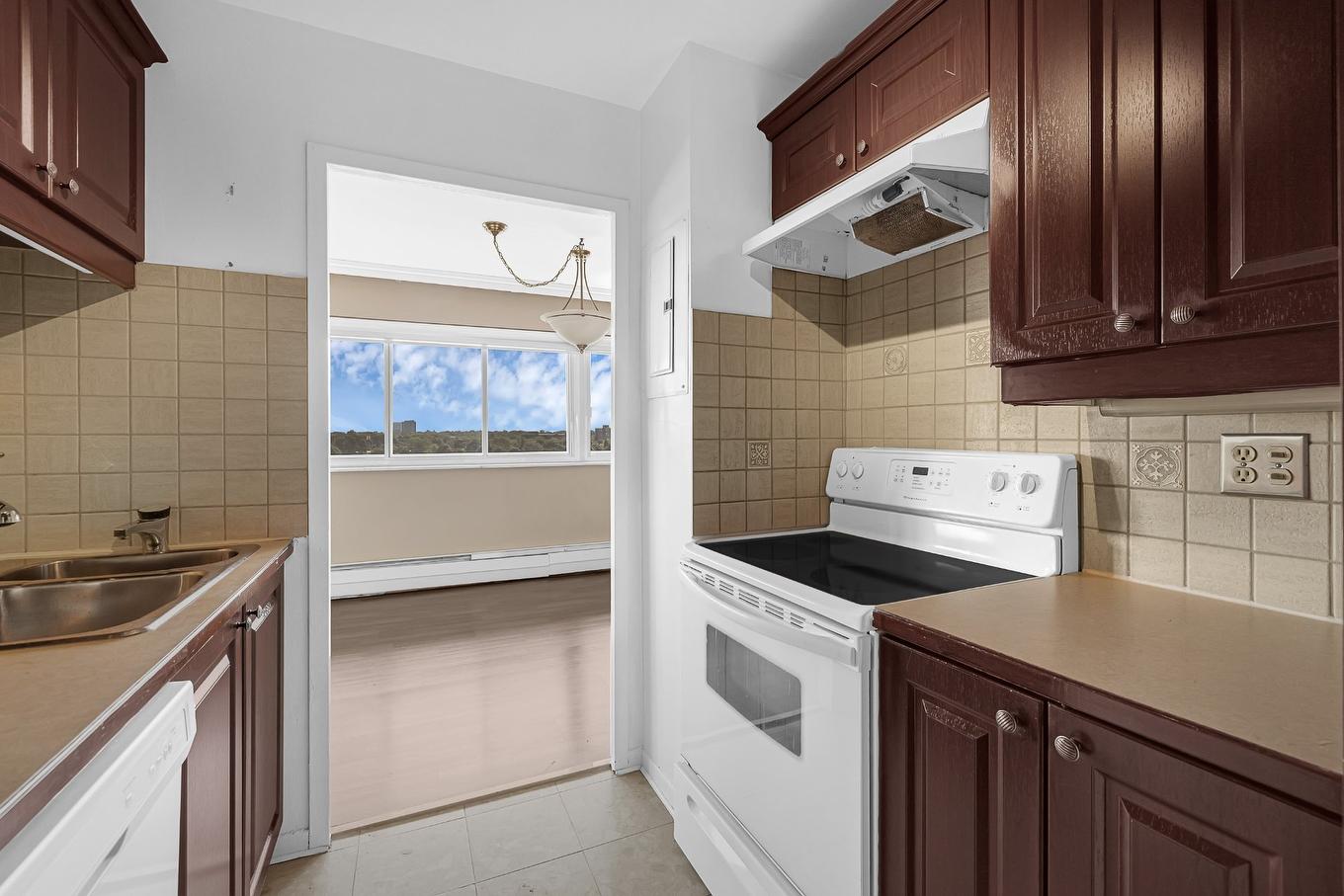 Kitchen - 807-5700 Boul. Cavendish, Côte-Saint-Luc, QC - Indoor Photo Showing Kitchen