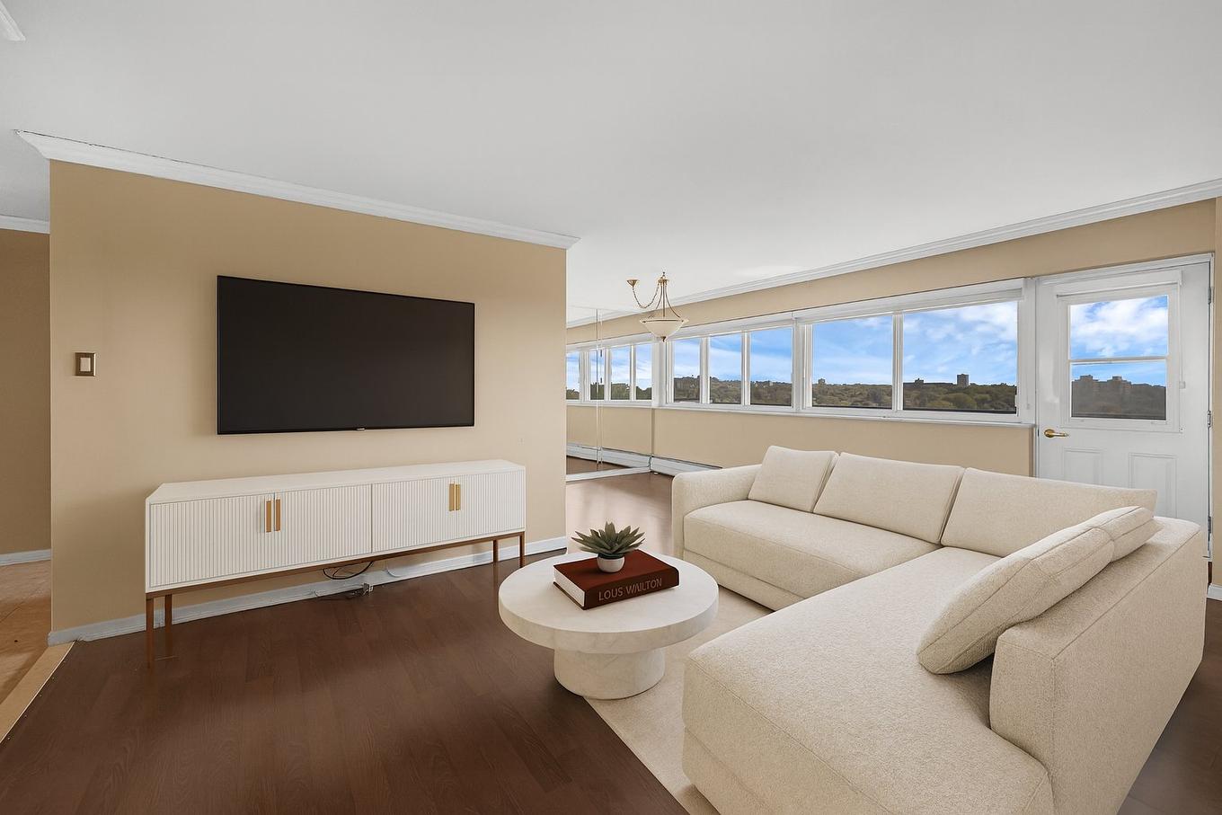 Living room - 807-5700 Boul. Cavendish, Côte-Saint-Luc, QC - Indoor Photo Showing Living Room