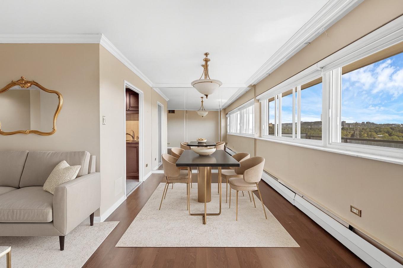 Dining room - 807-5700 Boul. Cavendish, Côte-Saint-Luc, QC - Indoor Photo Showing Dining Room
