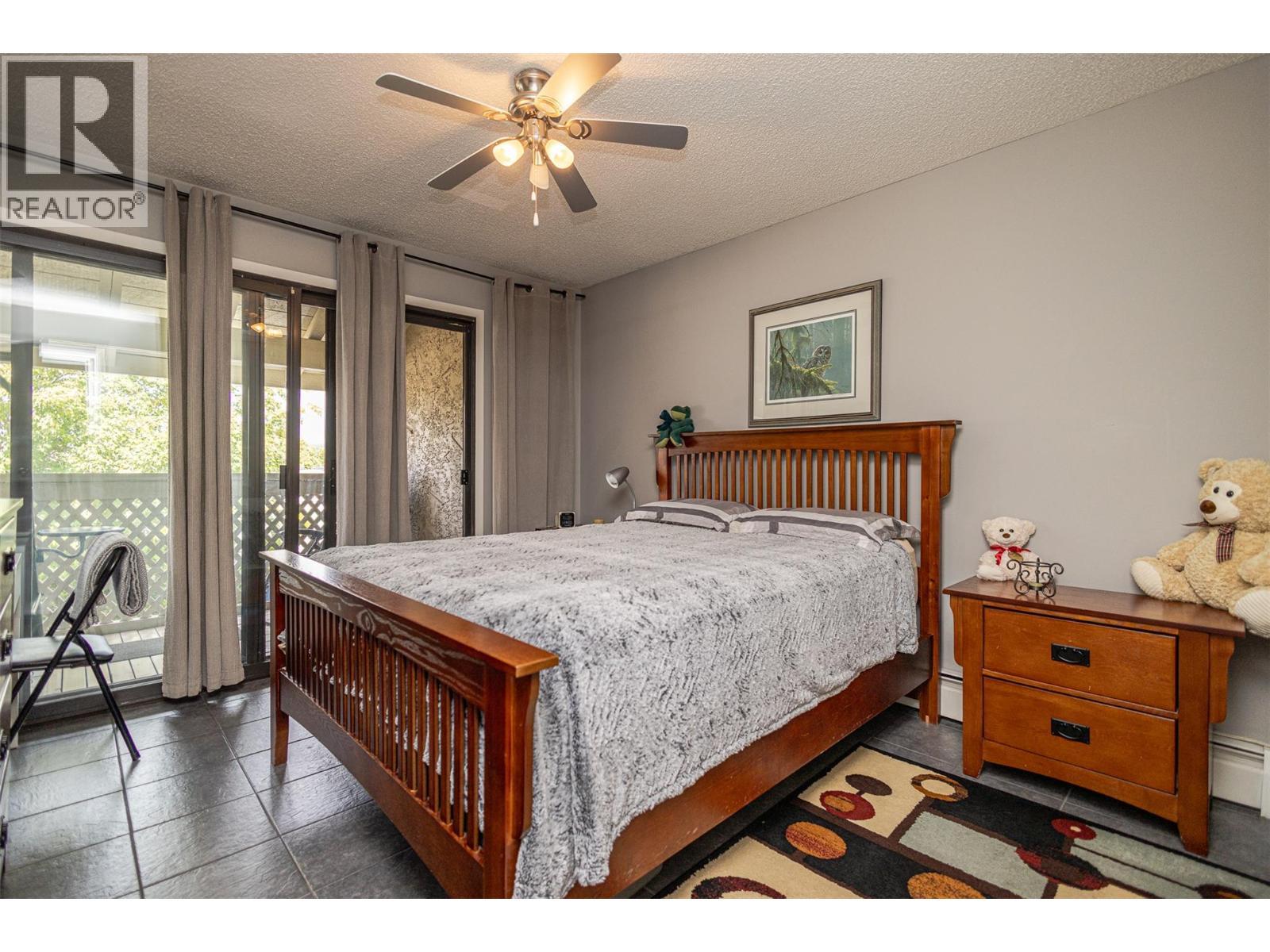 310 Yorkton Avenue Unit# 60, Penticton, BC - Indoor Photo Showing Bedroom