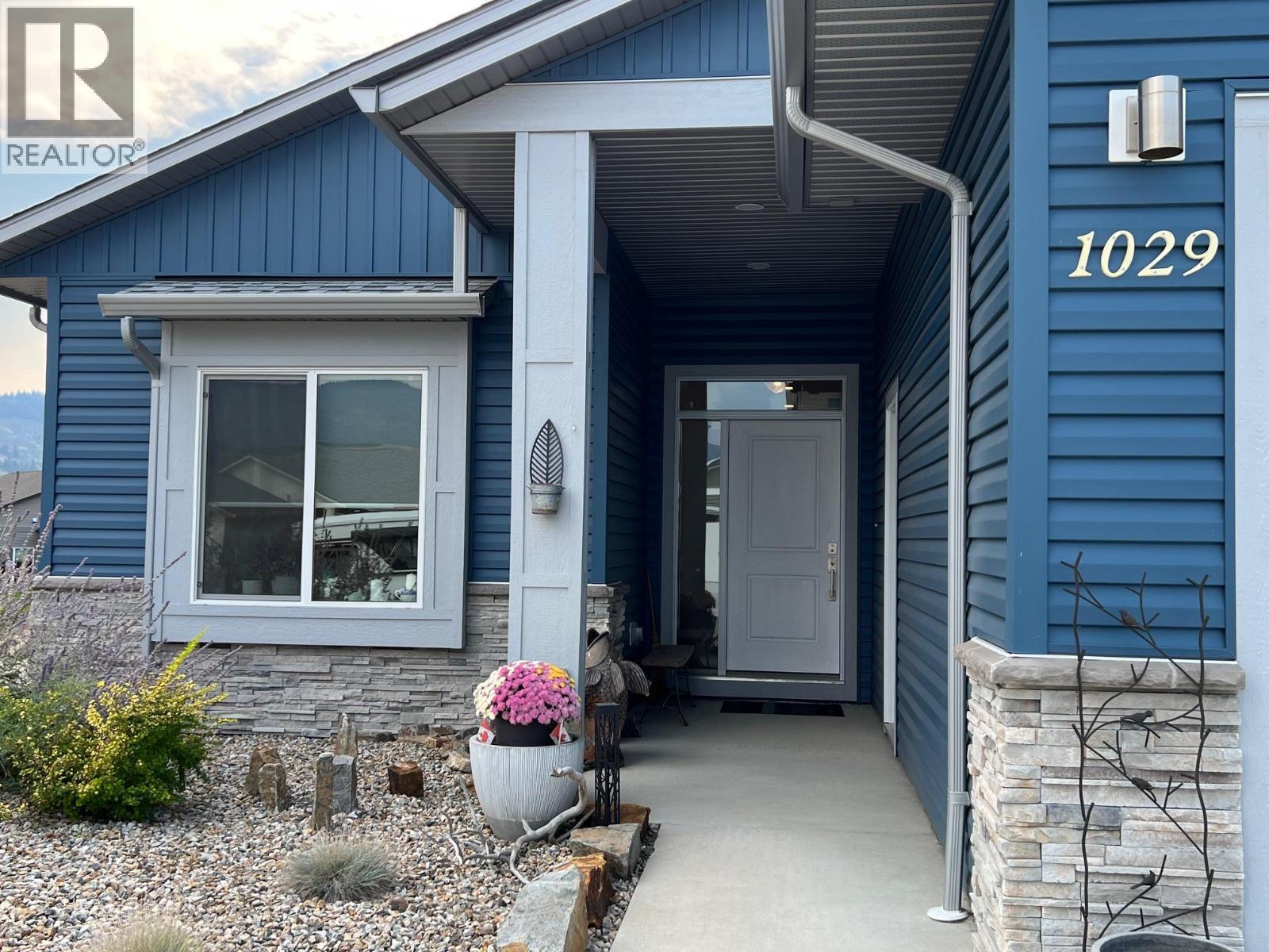 1029 10Th Avenue, Vernon, BC - Outdoor