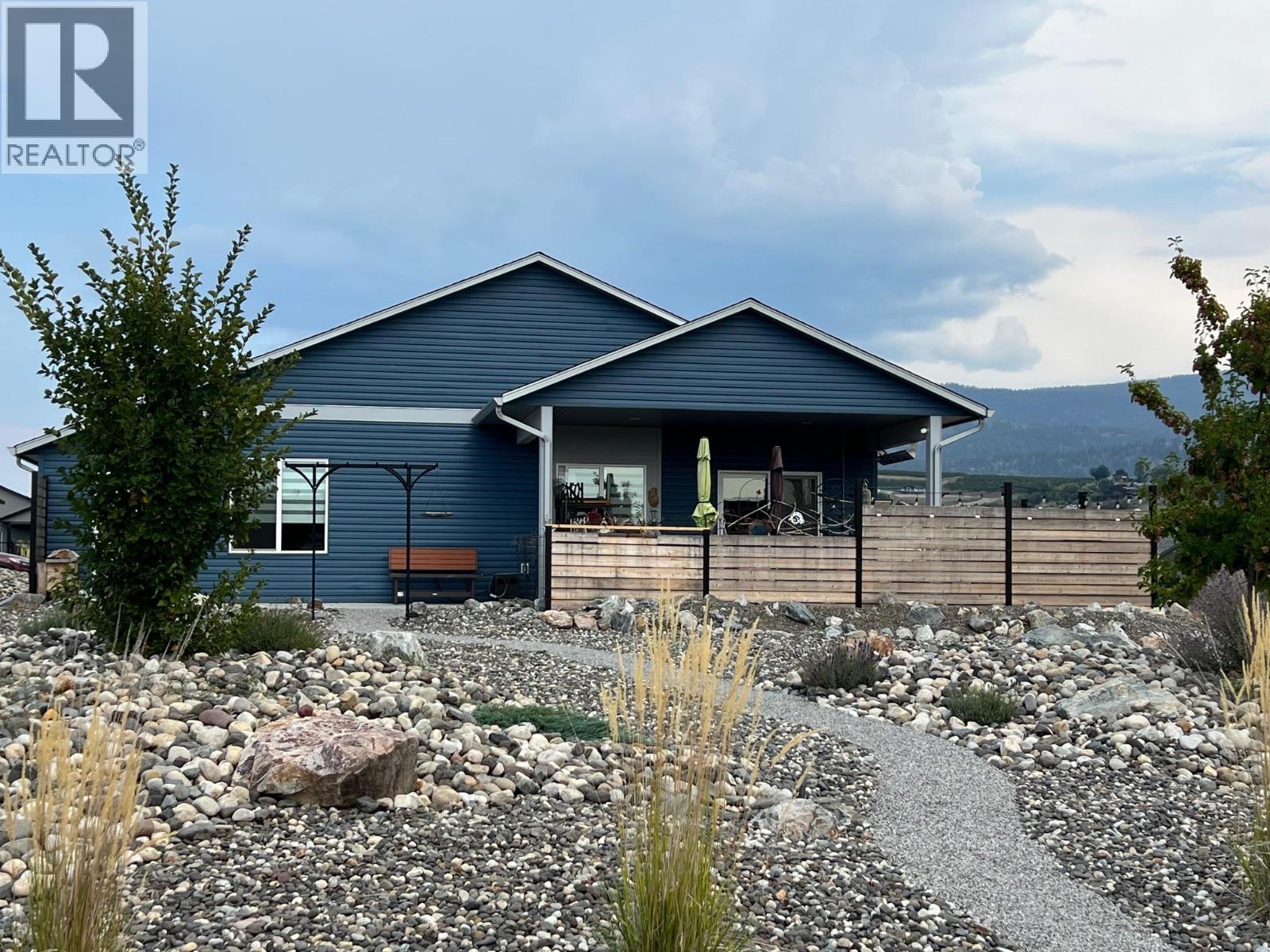 1029 10Th Avenue, Vernon, BC - Outdoor