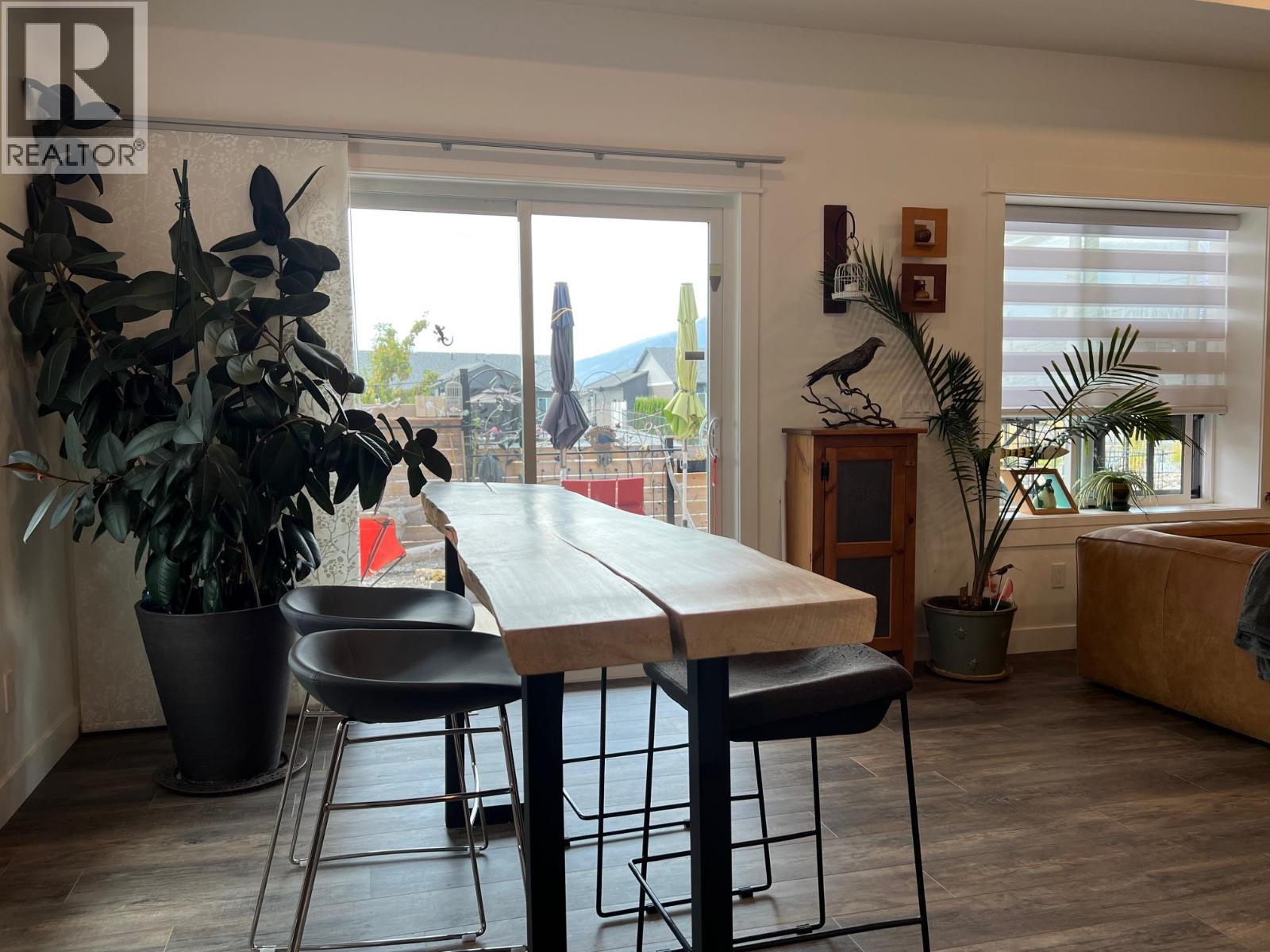 1029 10Th Avenue, Vernon, BC - Indoor