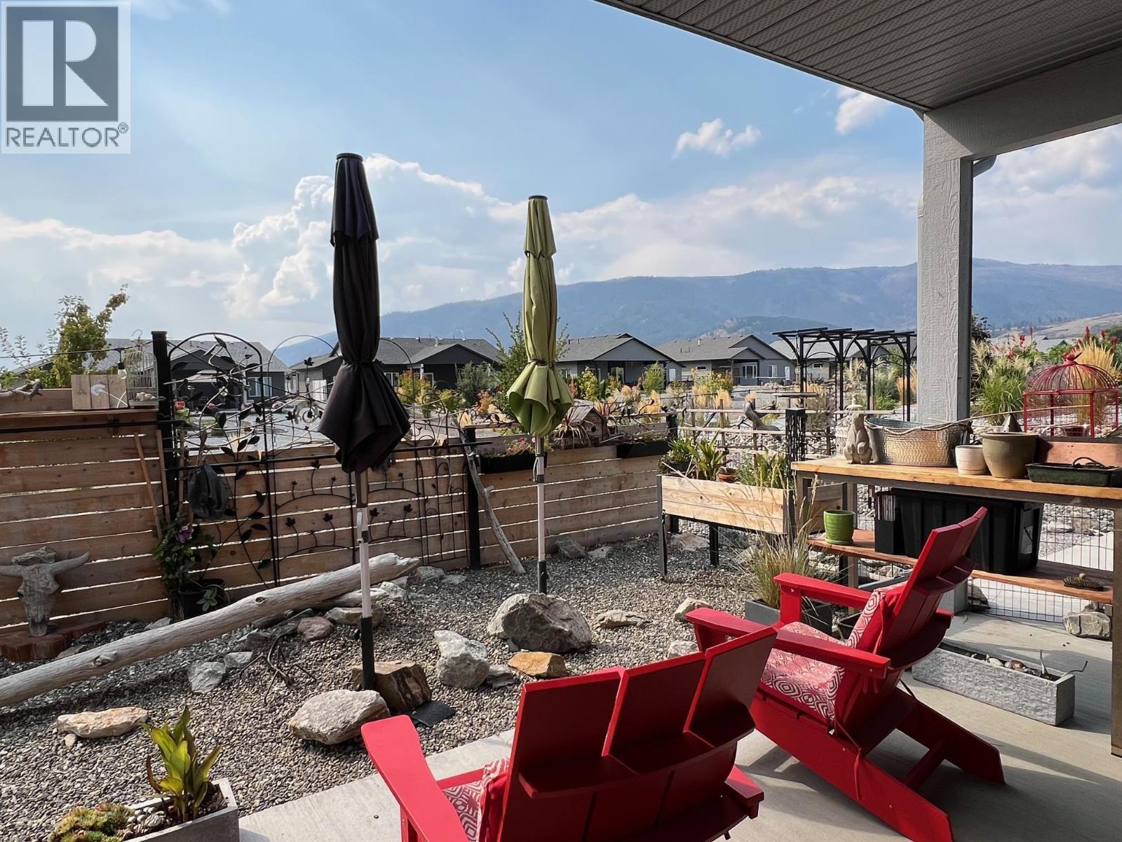 1029 10Th Avenue, Vernon, BC - Outdoor With Exterior