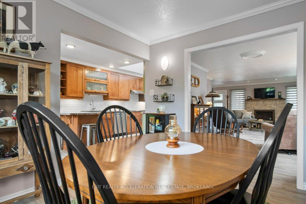 252 Bridge Street W, Greater Napanee (Greater Napanee), ON - Indoor Photo Showing Dining Room