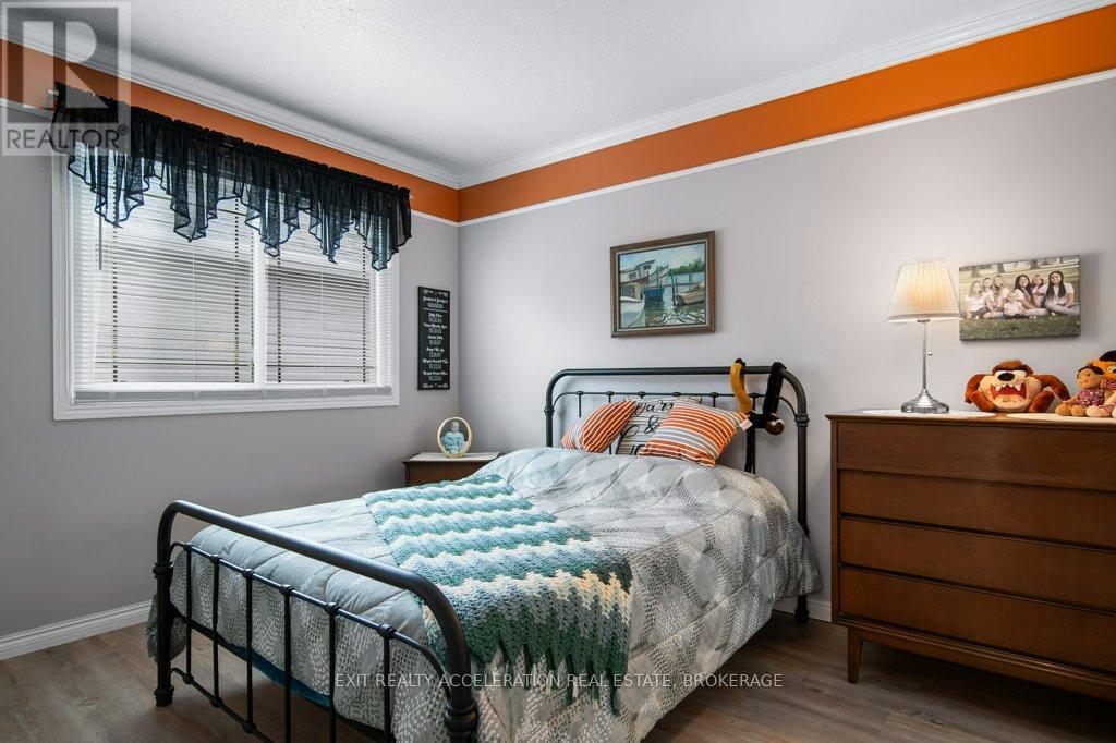 252 Bridge Street W, Greater Napanee (Greater Napanee), ON - Indoor Photo Showing Bedroom