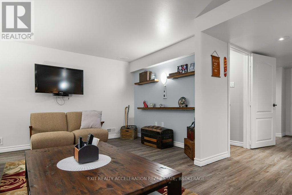 252 Bridge Street W, Greater Napanee (Greater Napanee), ON - Indoor Photo Showing Other Room