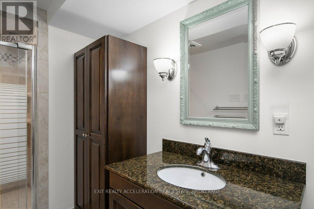 252 Bridge Street W, Greater Napanee (Greater Napanee), ON - Indoor Photo Showing Bathroom