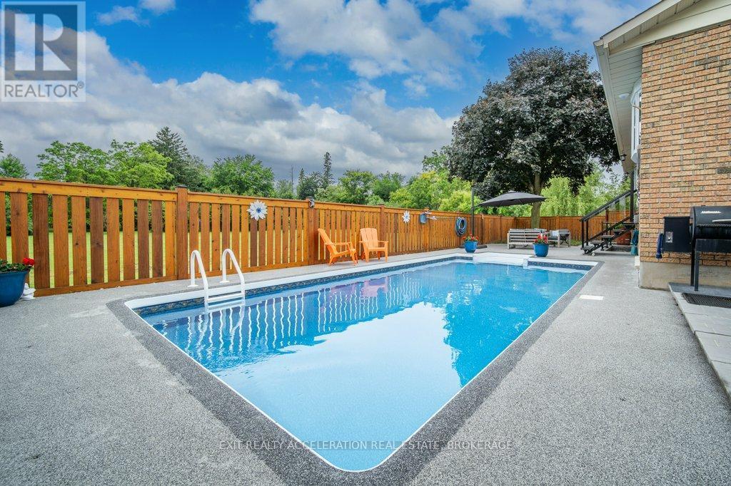 252 Bridge Street W, Greater Napanee (Greater Napanee), ON - Outdoor With In Ground Pool With Backyard