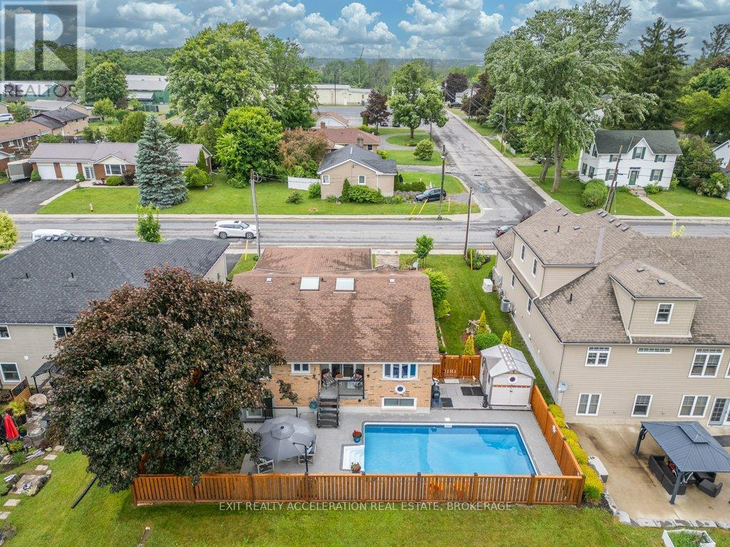 252 Bridge Street W, Greater Napanee (Greater Napanee), ON - Outdoor With In Ground Pool With View