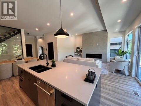 7920 Kidston Road Unit# 9, Coldstream, BC - Indoor Photo Showing Kitchen With Double Sink