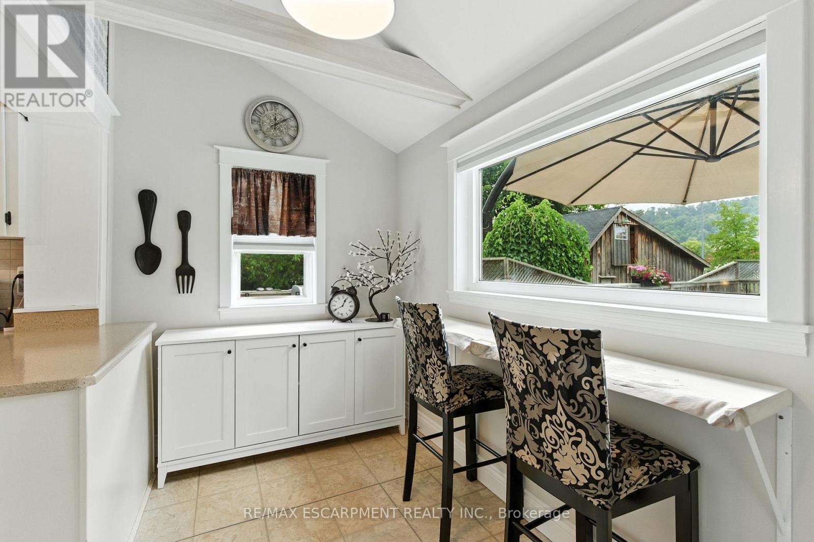 908 Highway 8, Hamilton, ON - Indoor