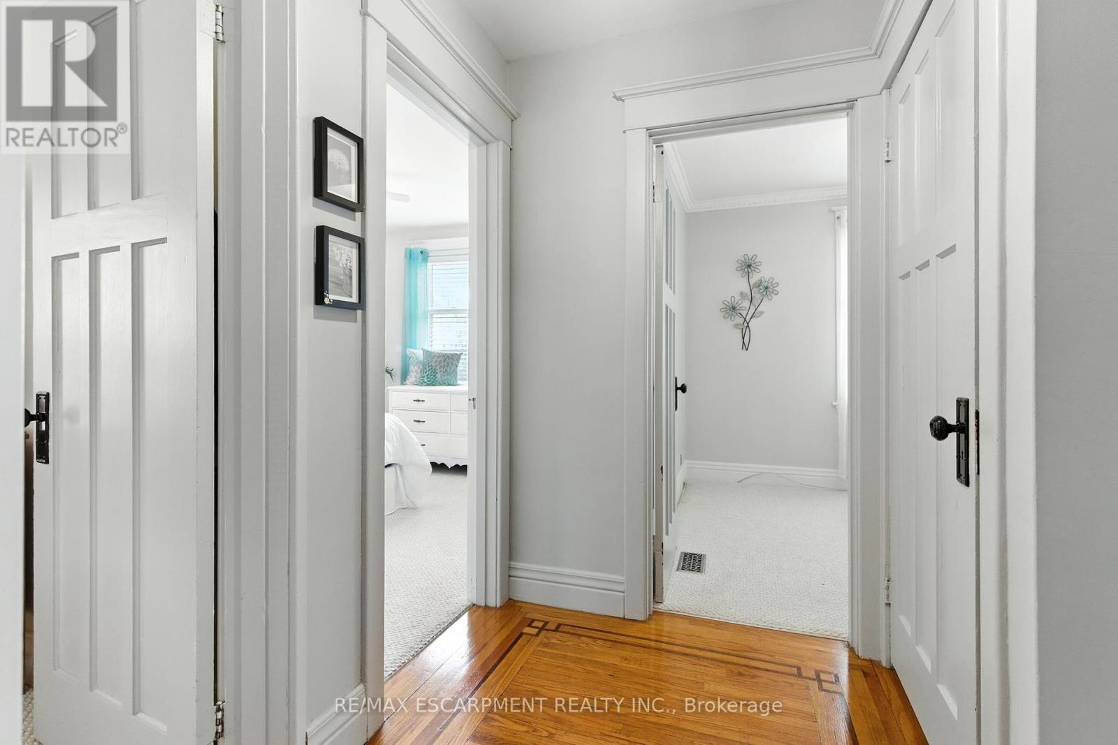 908 Highway 8, Hamilton, ON - Indoor Photo Showing Other Room