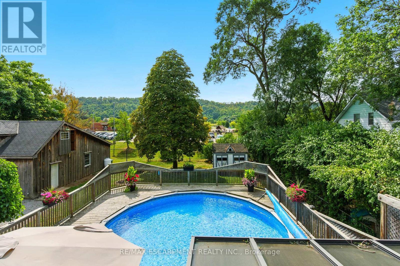 908 Highway 8, Hamilton, ON - Outdoor With Above Ground Pool