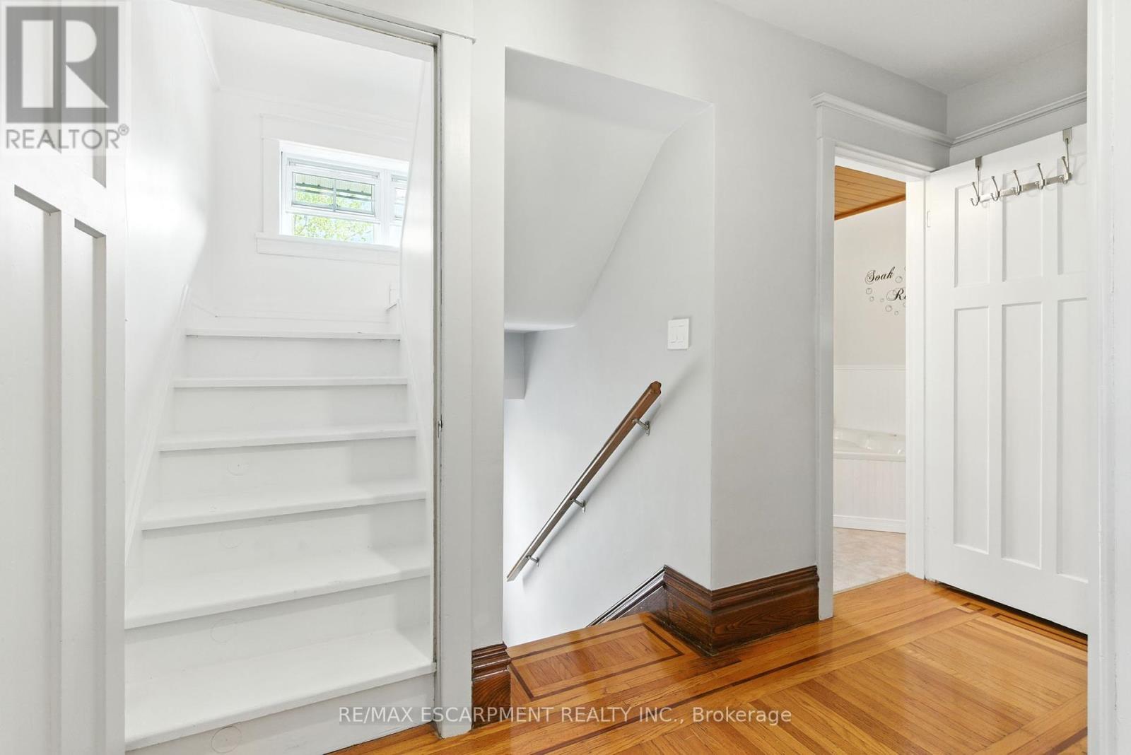 908 Highway 8, Hamilton, ON - Indoor Photo Showing Other Room