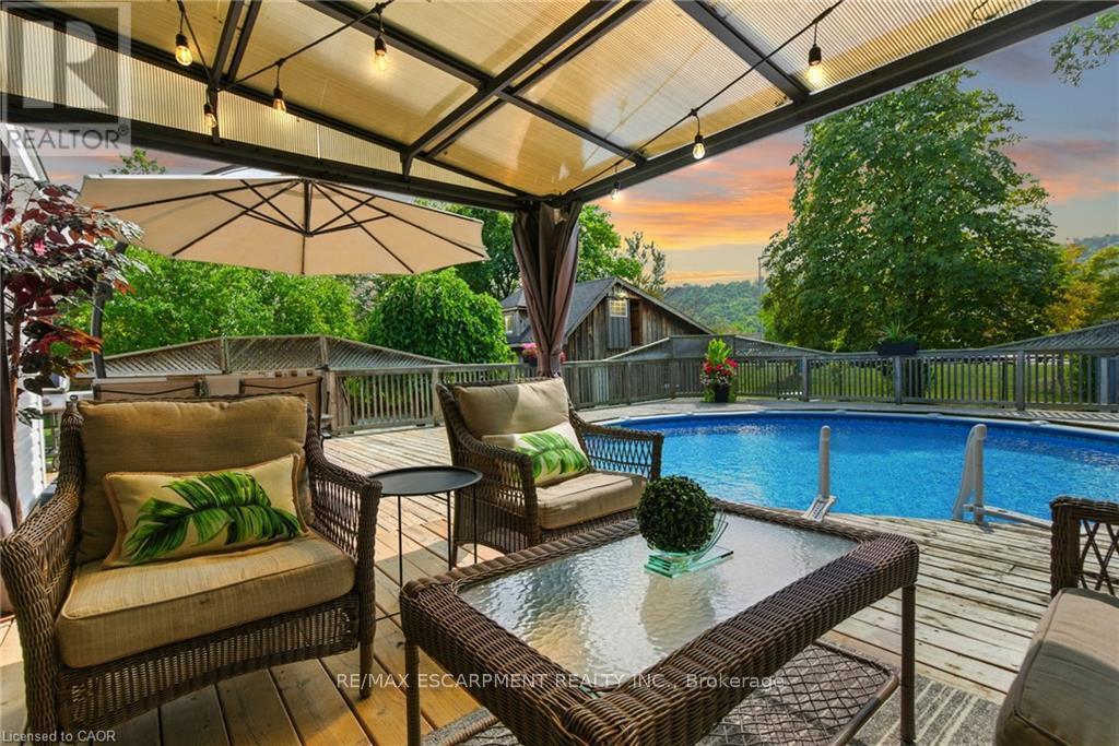 908 Highway 8, Hamilton, ON - Outdoor With Above Ground Pool With Exterior