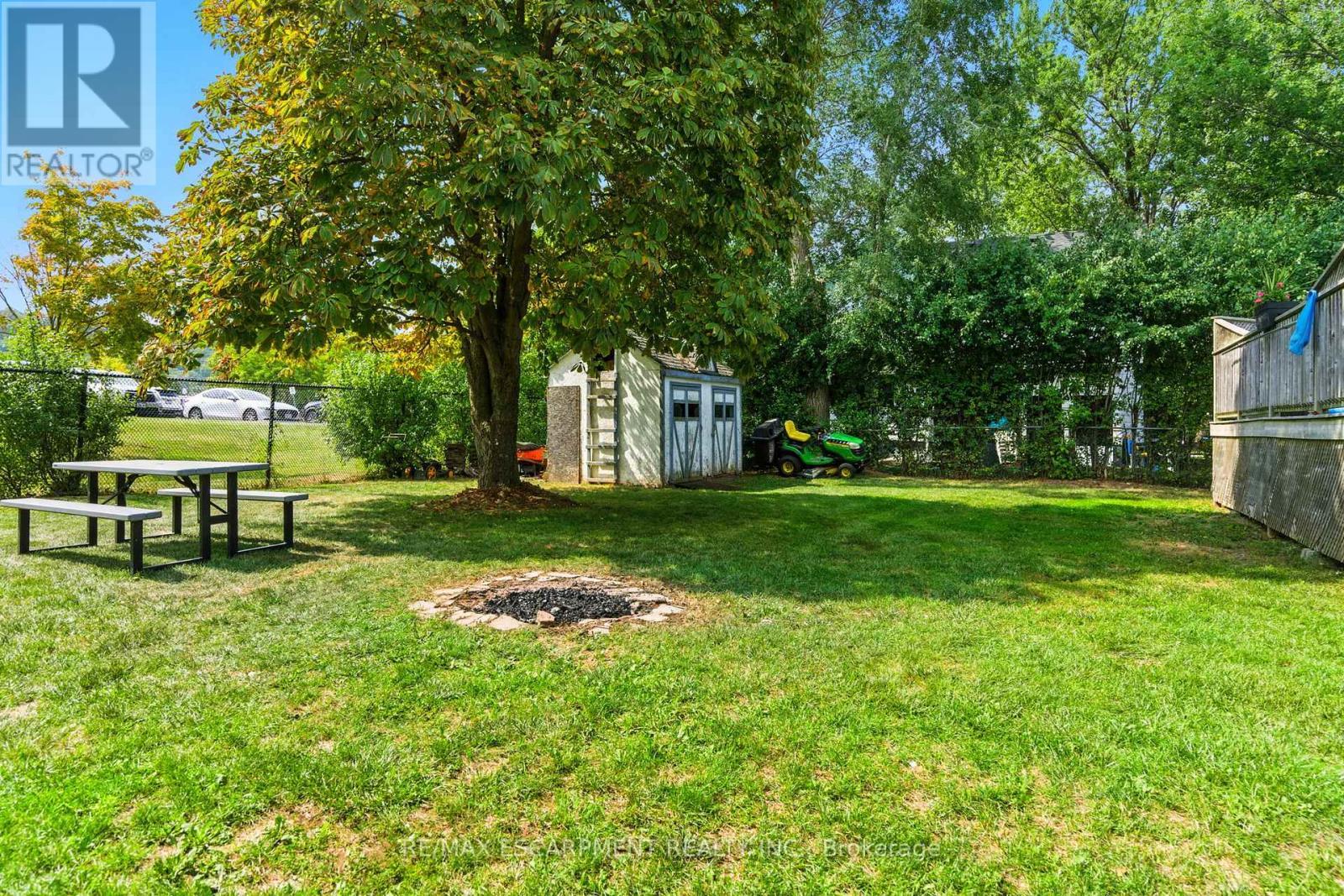 908 Highway 8, Hamilton, ON - Outdoor