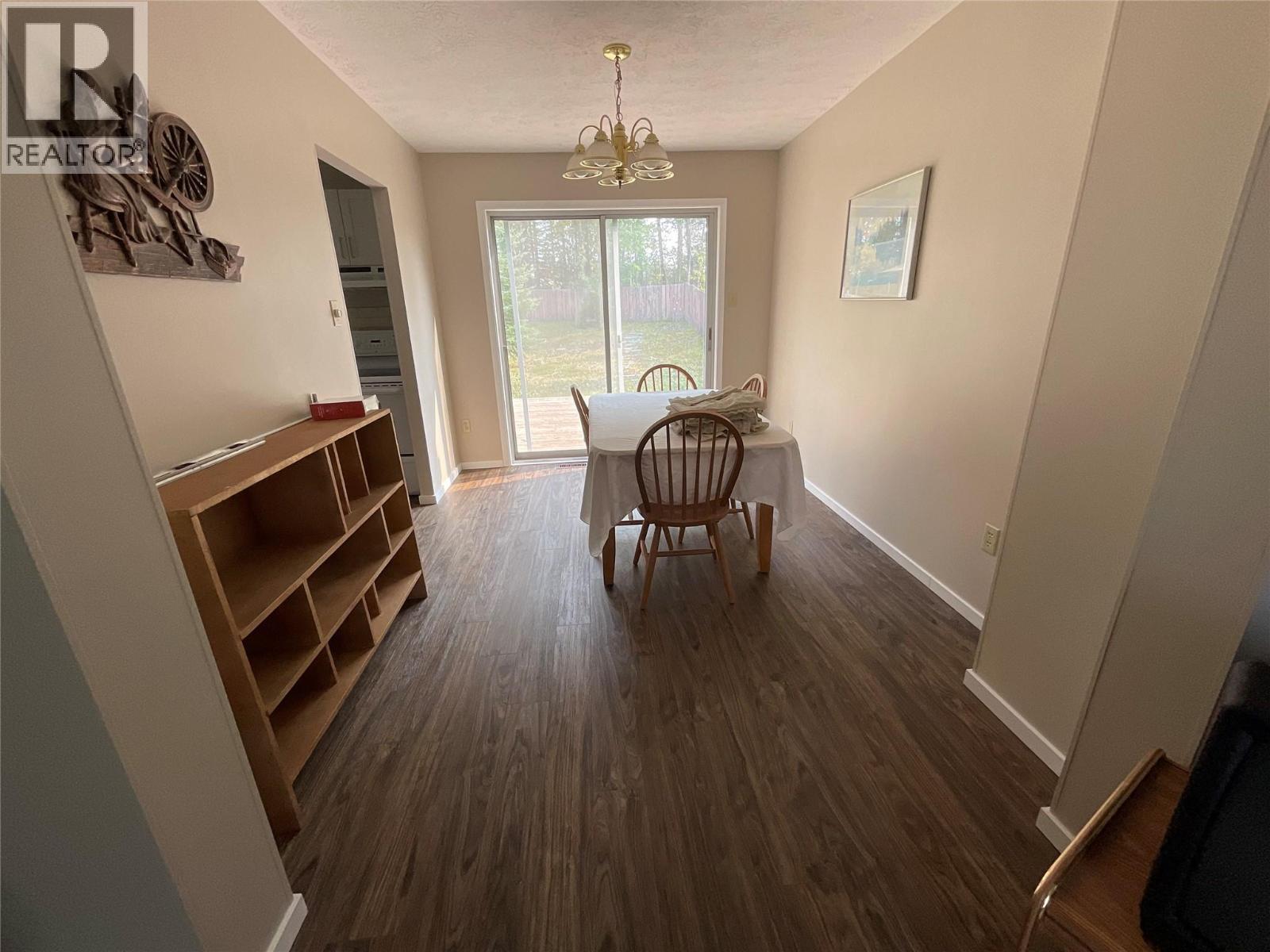 64 Merrick Place, Tumbler Ridge, BC - Indoor Photo Showing Dining Room