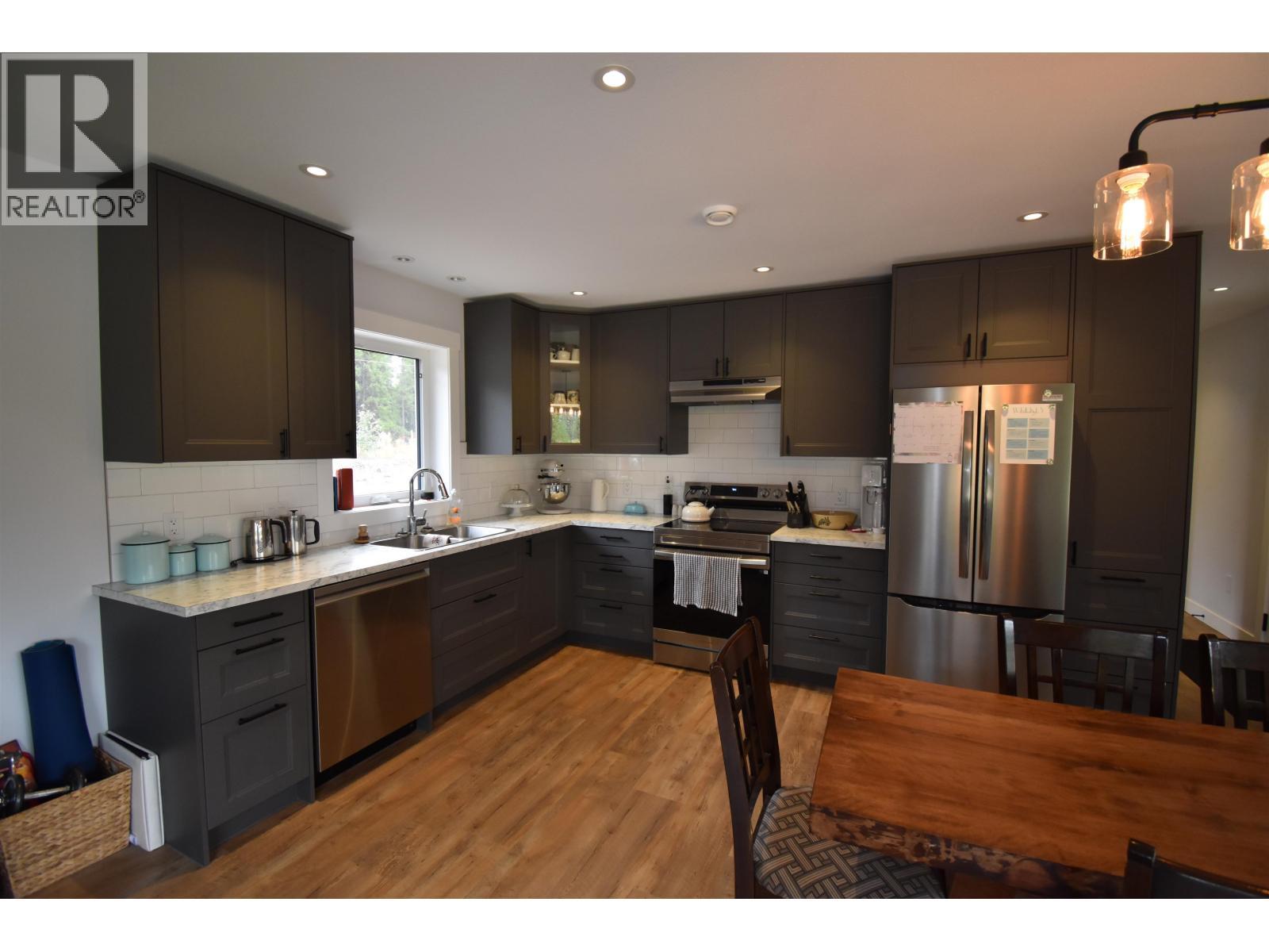 10955 Skillhorn Road, Telkwa, BC