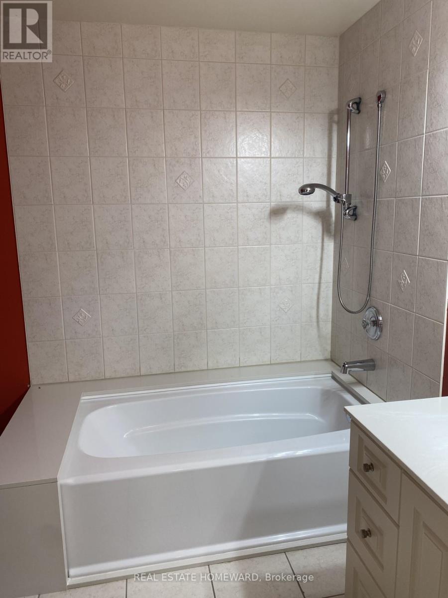 7400 Islington Avenue, Vaughan, ON - Indoor Photo Showing Bathroom