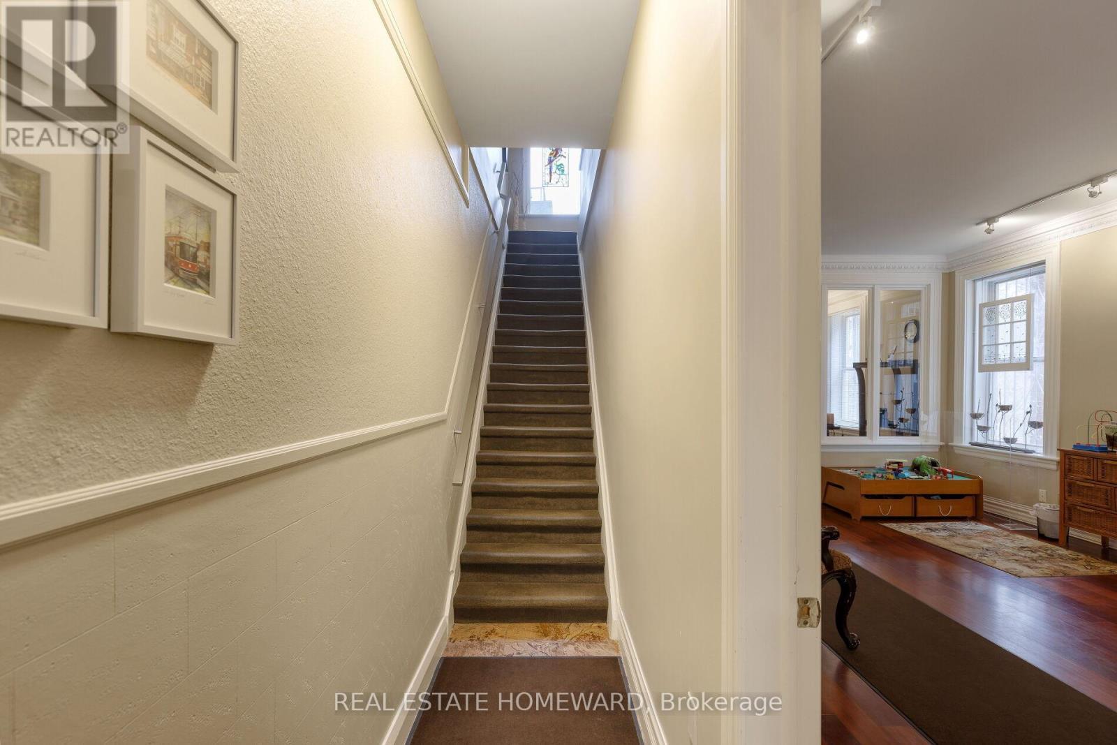 6 Main Street, Toronto, ON - Indoor Photo Showing Other Room