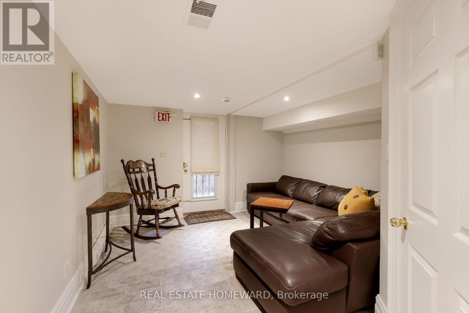 6 Main Street, Toronto, ON - Indoor