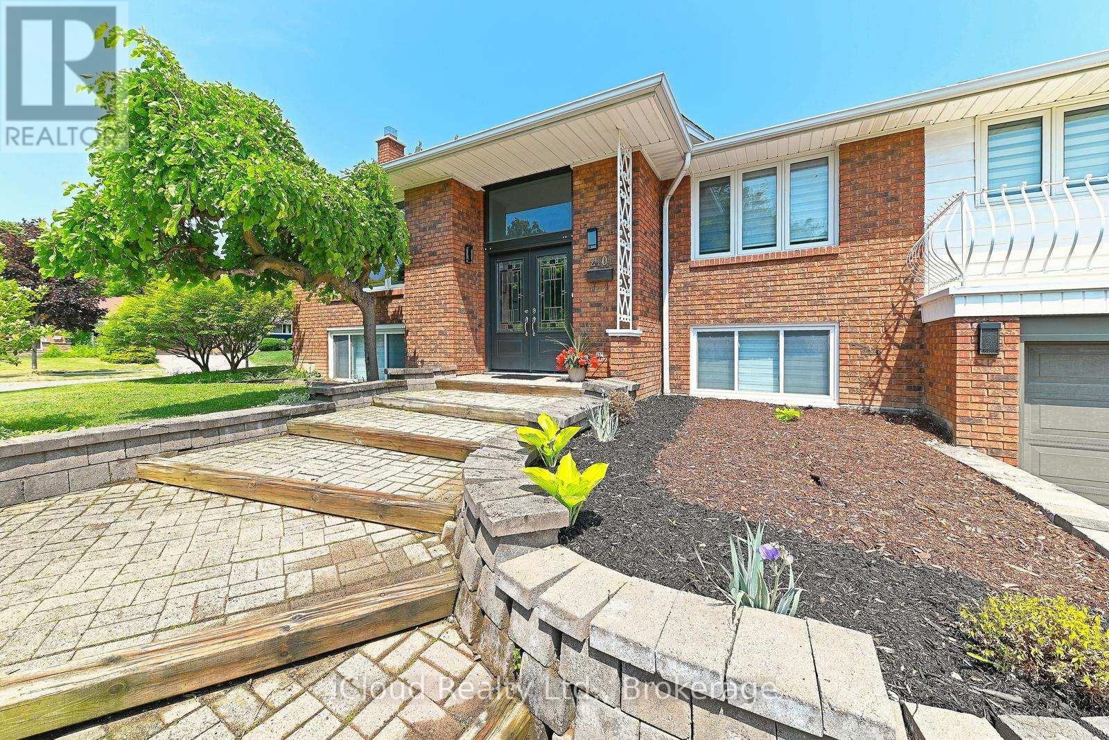 2101 Parkway Drive, Burlington, ON - Outdoor