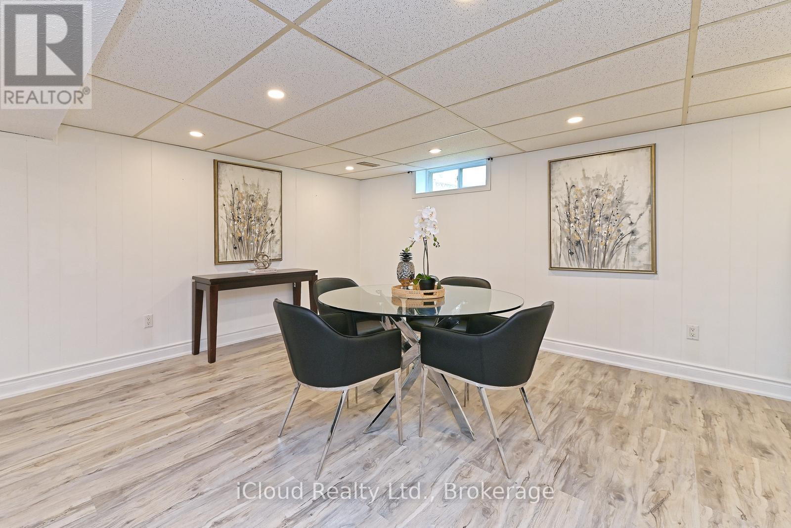 2101 Parkway Drive, Burlington, ON - Indoor