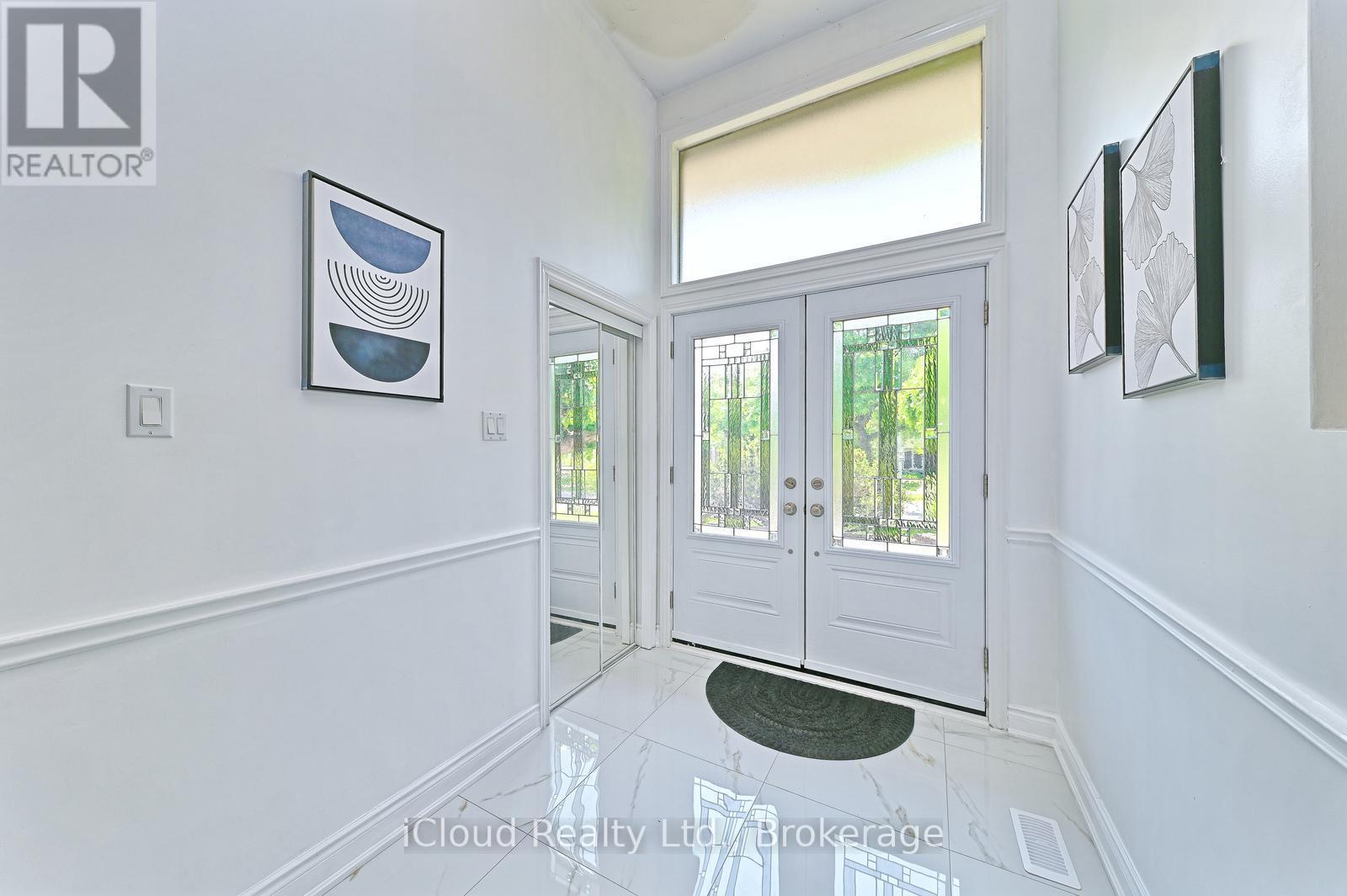 2101 Parkway Drive, Burlington, ON - Indoor Photo Showing Other Room