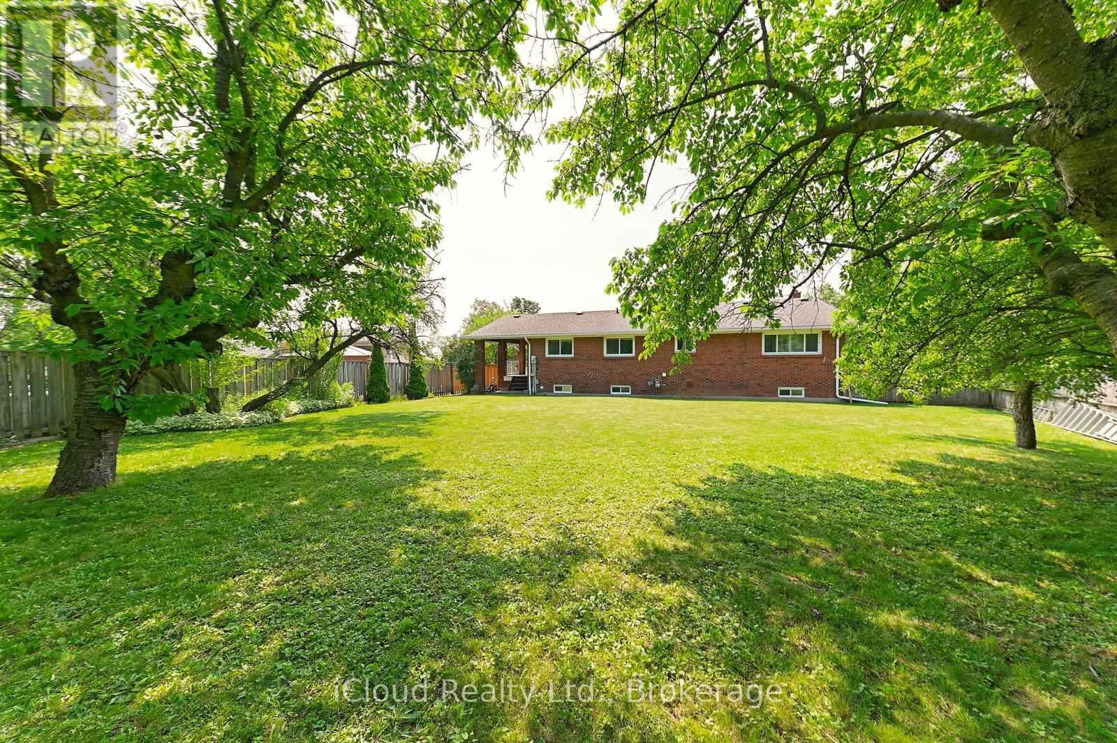 2101 Parkway Drive, Burlington, ON - Outdoor