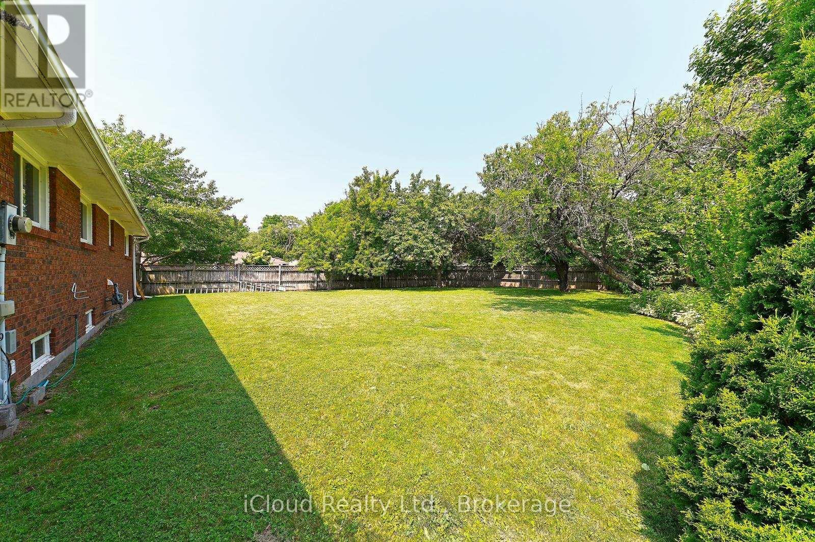 2101 Parkway Drive, Burlington, ON - Outdoor